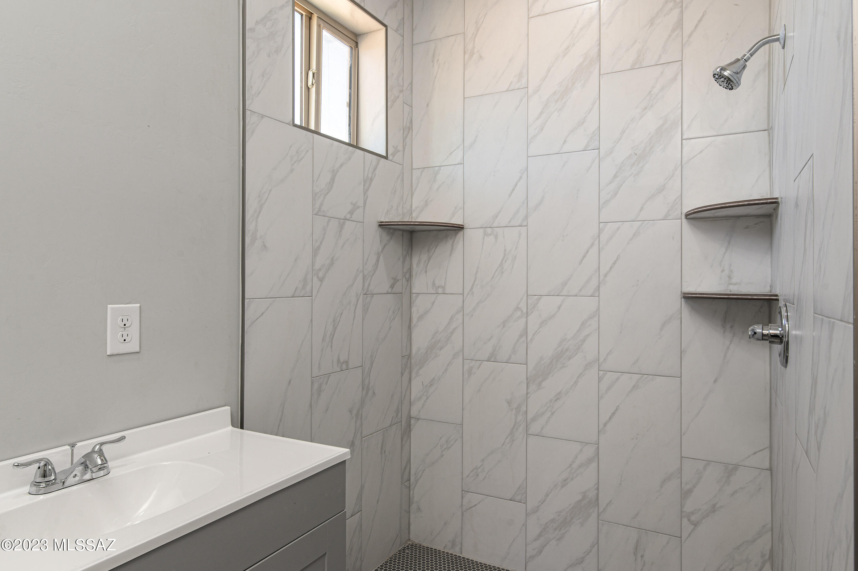 New Tucson Unit NO. 4 (1-203) - Residential