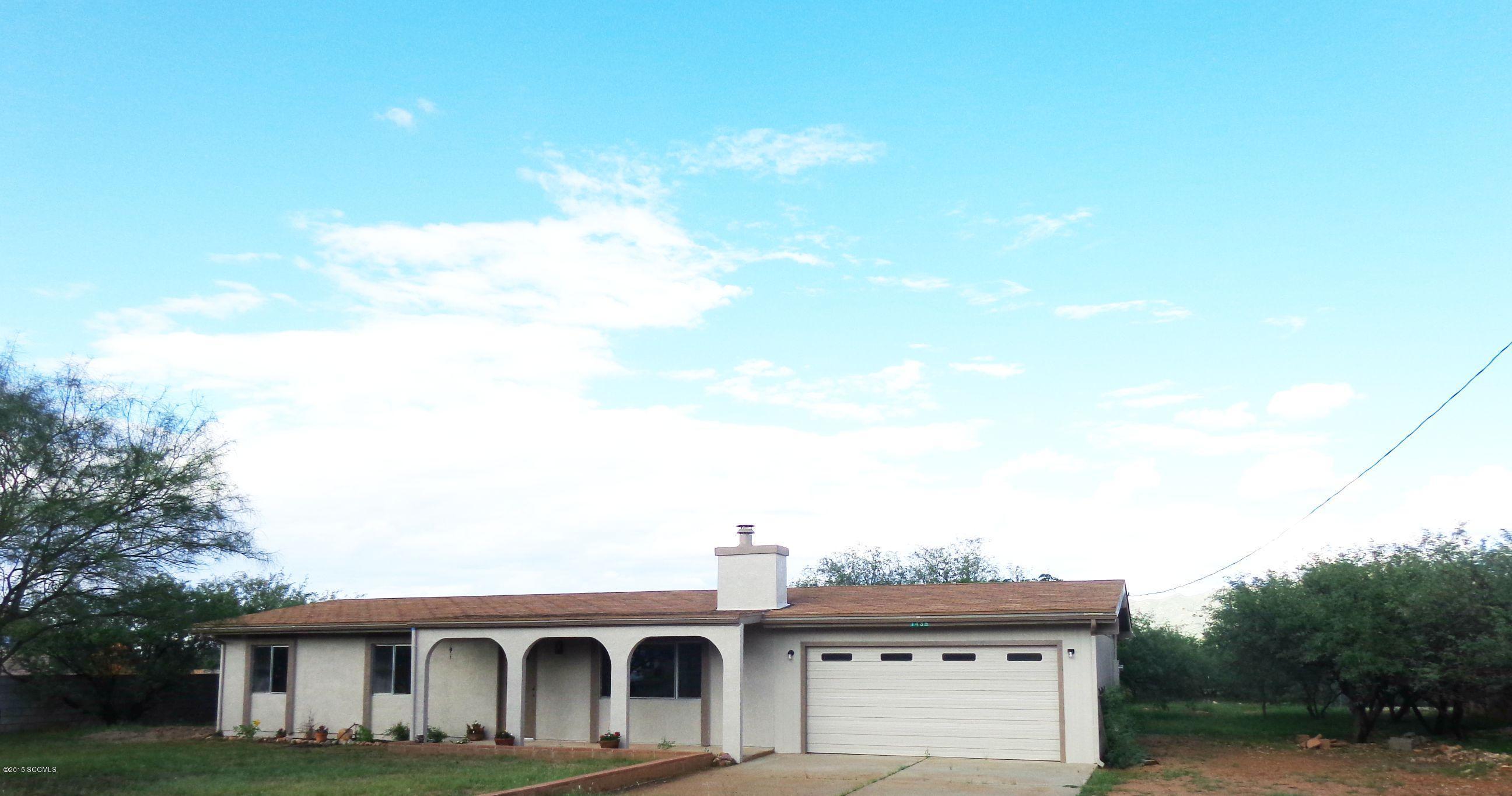 Looking for a home with a big back yard with large trees, this cozy 2 bedrooms, 2 bathroom home( Den can easily be converted into a 3 bedroom ) is ready to be move in.