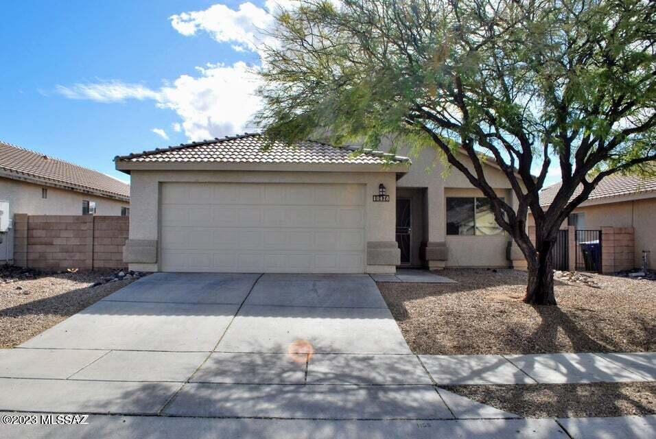 Desert Willow Estates (233-337, 340-353) - Residential Lease