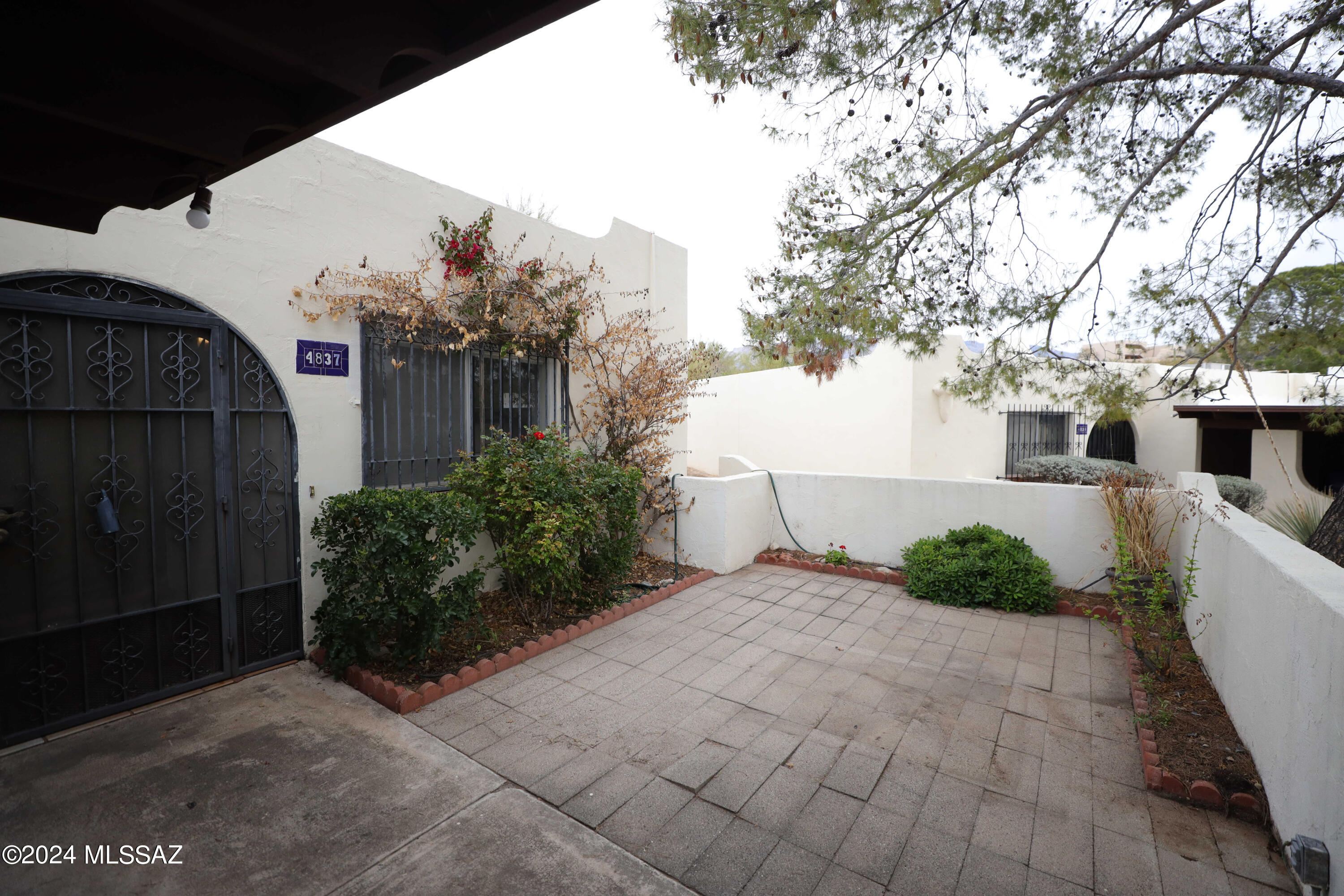 Via Entrada Townhouses - Residential
