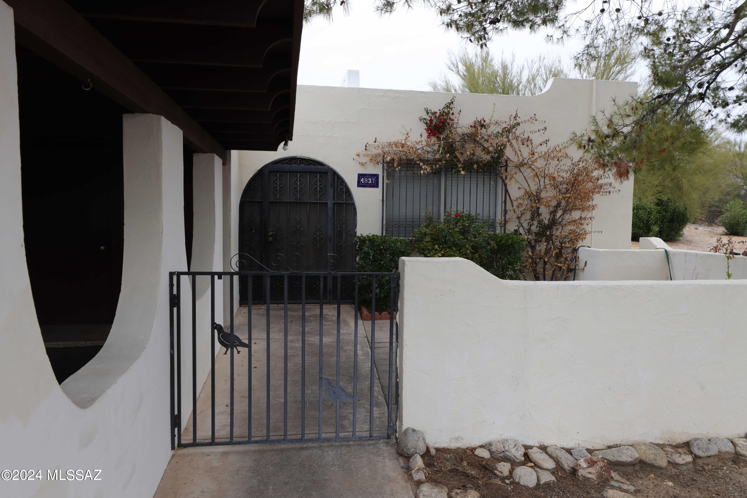 Via Entrada Townhouses - Residential