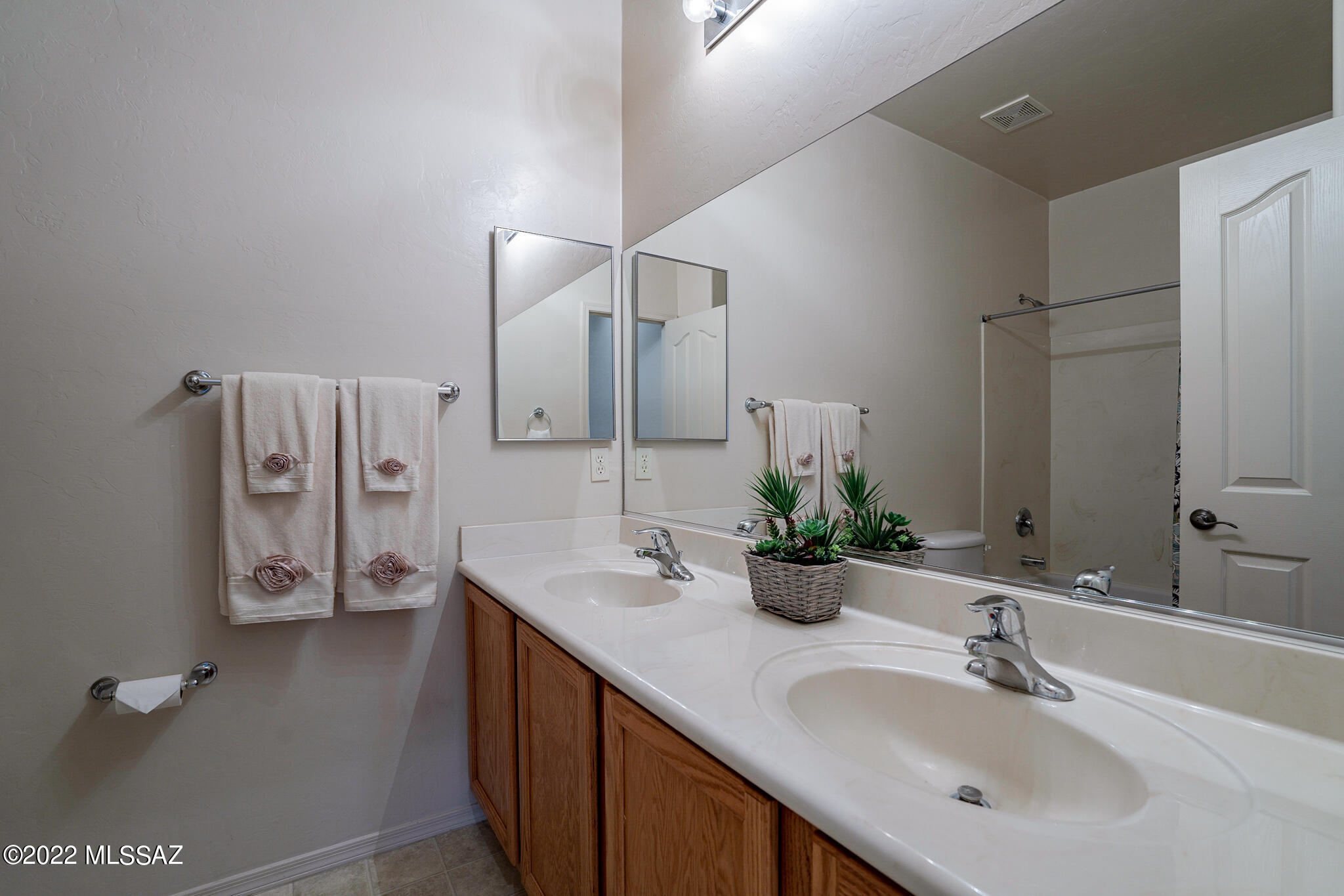 Continental Reserve Blks 17-19 (1-102) - Residential