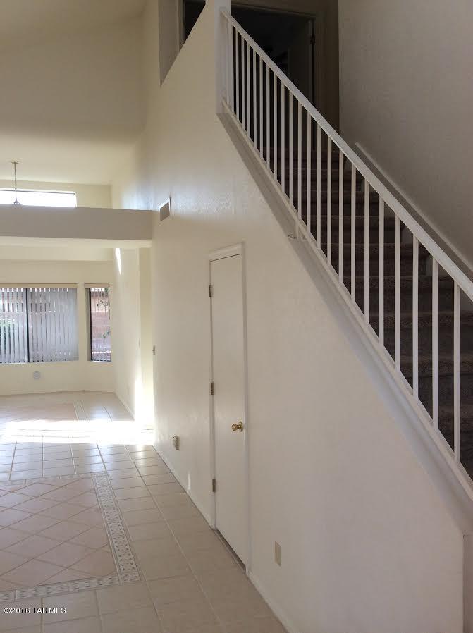Country Club(1-221) - Residential