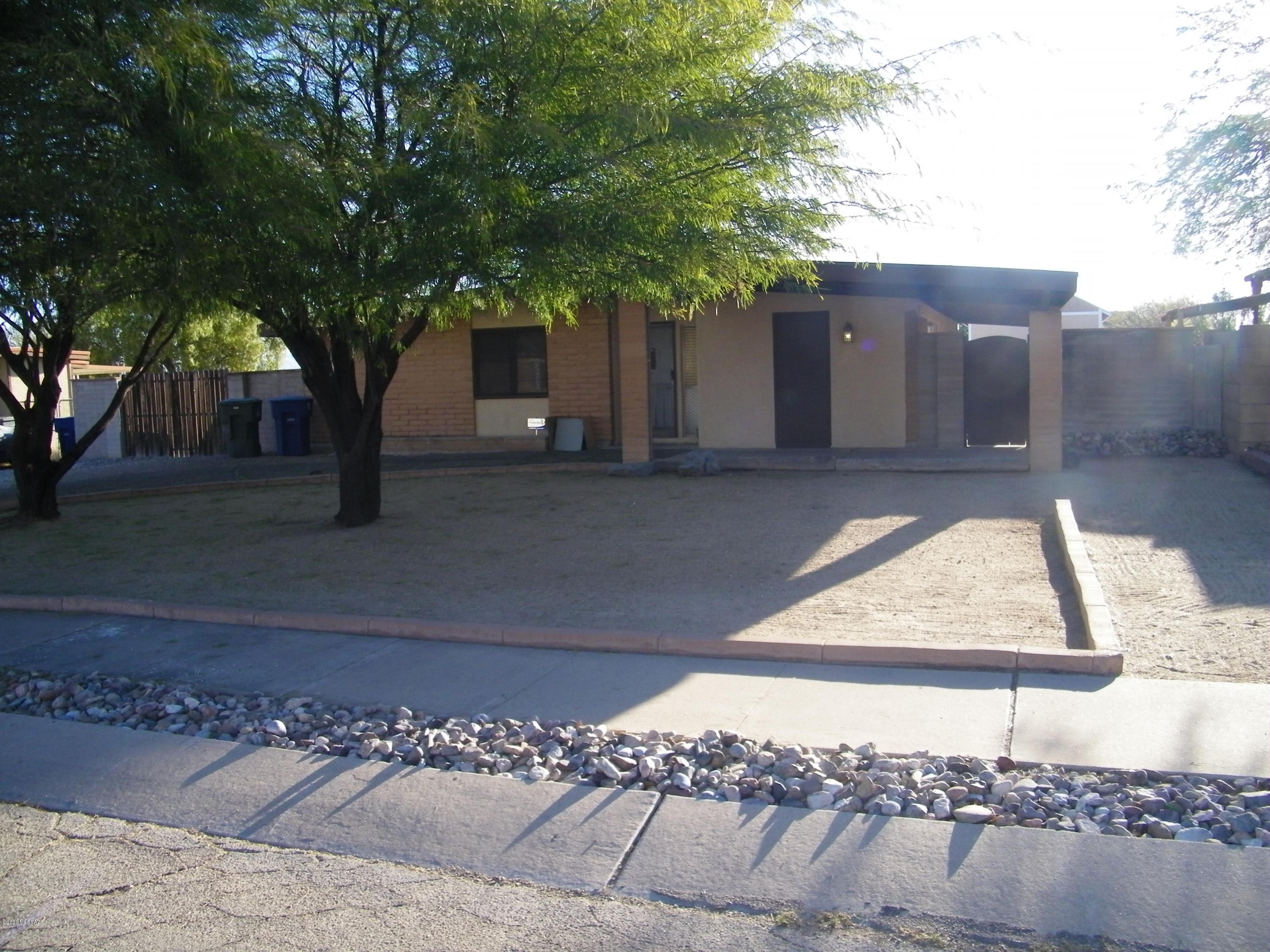 Lakeside NO. 4 (294-393) - Residential Lease