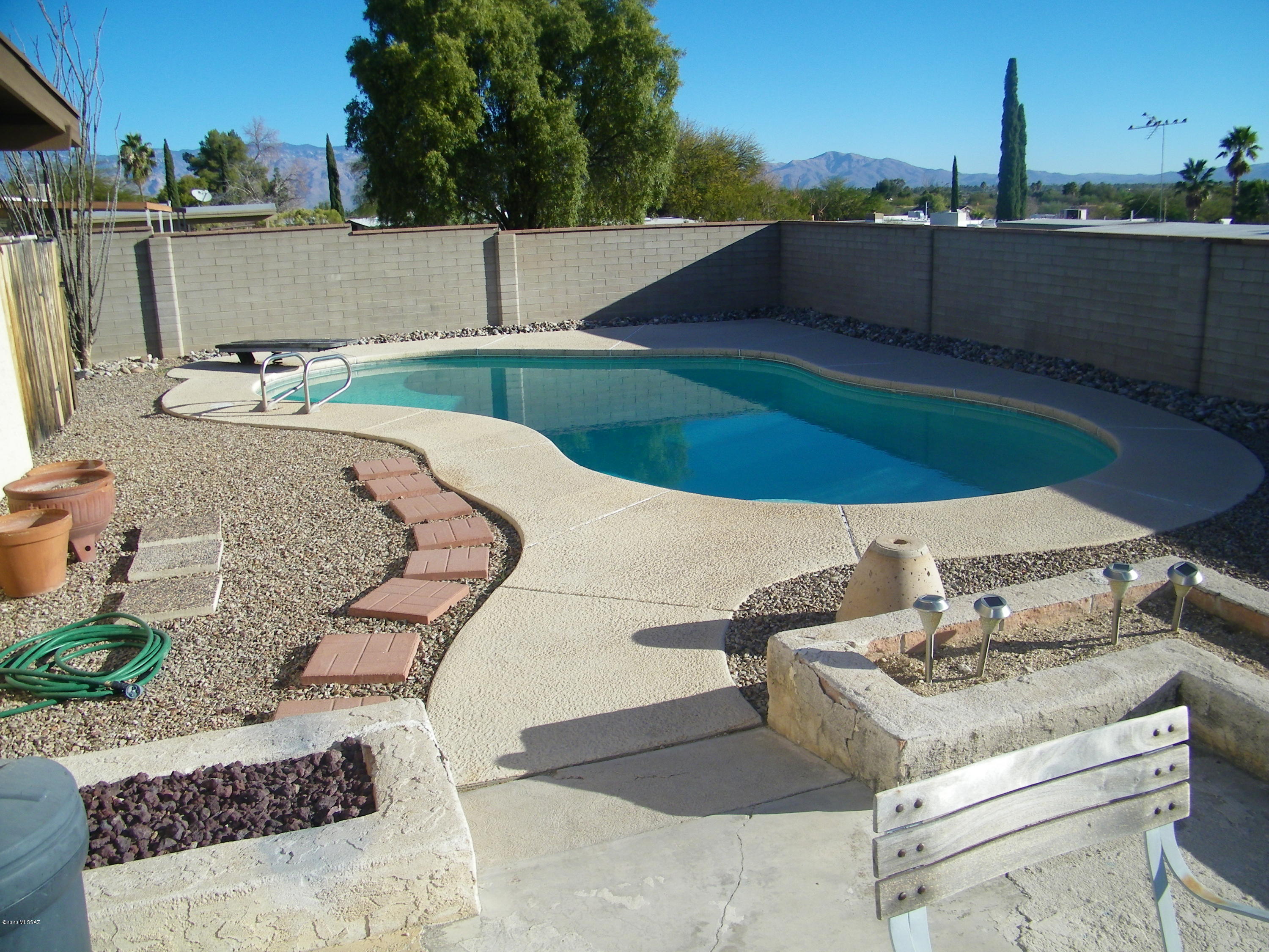Lakeside NO. 4 (294-393) - Residential Lease