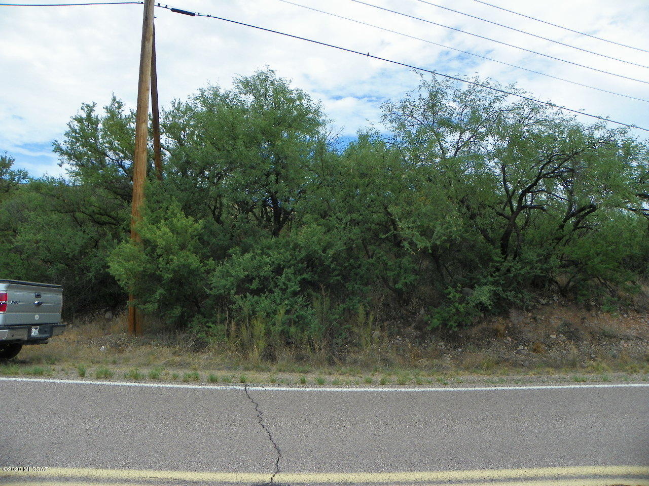 Nice residential lot all paved road access and quick access to I-19 and schools.  Electric and Water appear to be at the street, water should be verified by the water co during inspections.  No percolation test has been done yet.