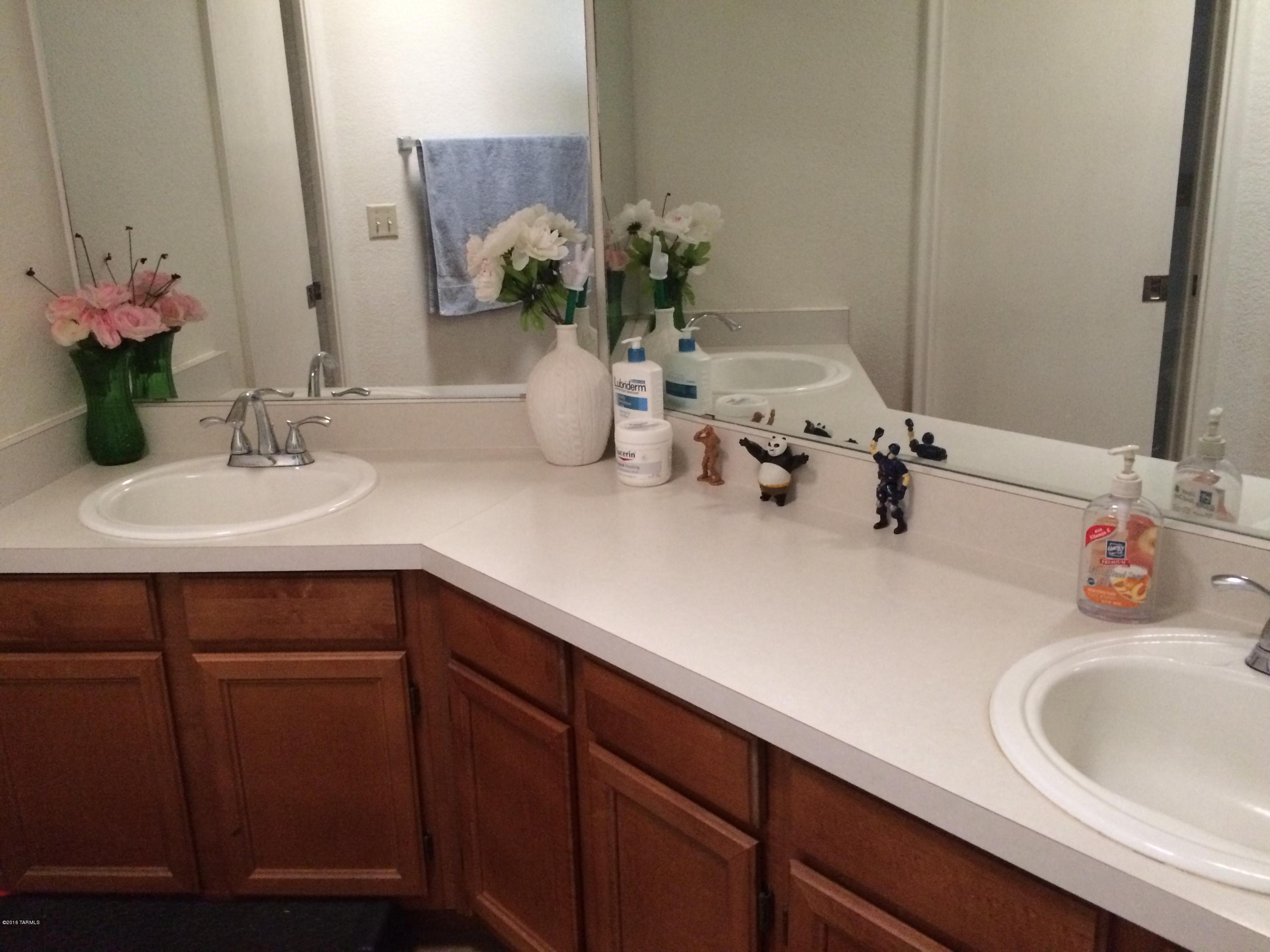 Meadowbrook (273-334, 348-403, 410-532) - Residential Lease