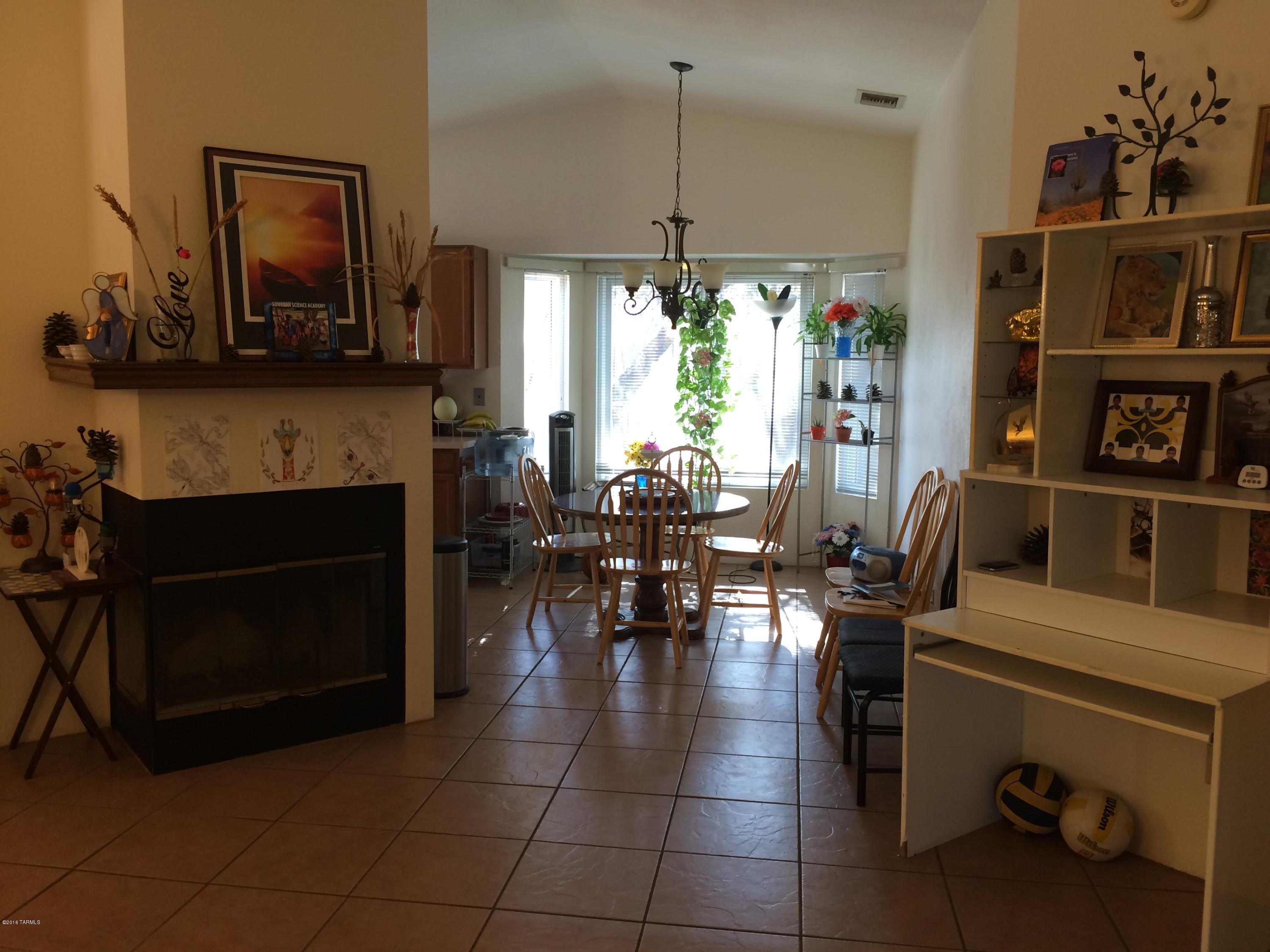 Meadowbrook (273-334, 348-403, 410-532) - Residential Lease