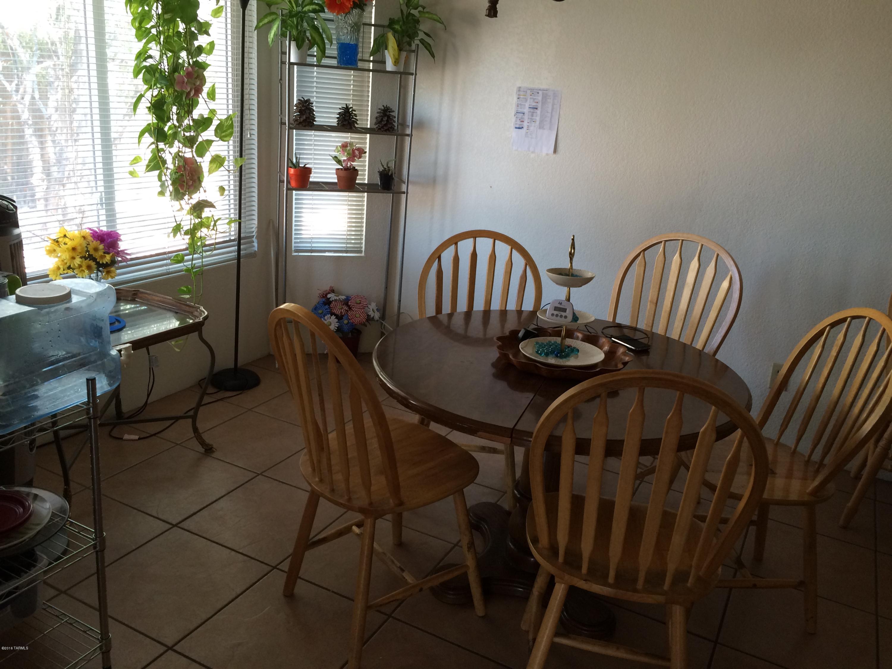 Meadowbrook (273-334, 348-403, 410-532) - Residential Lease
