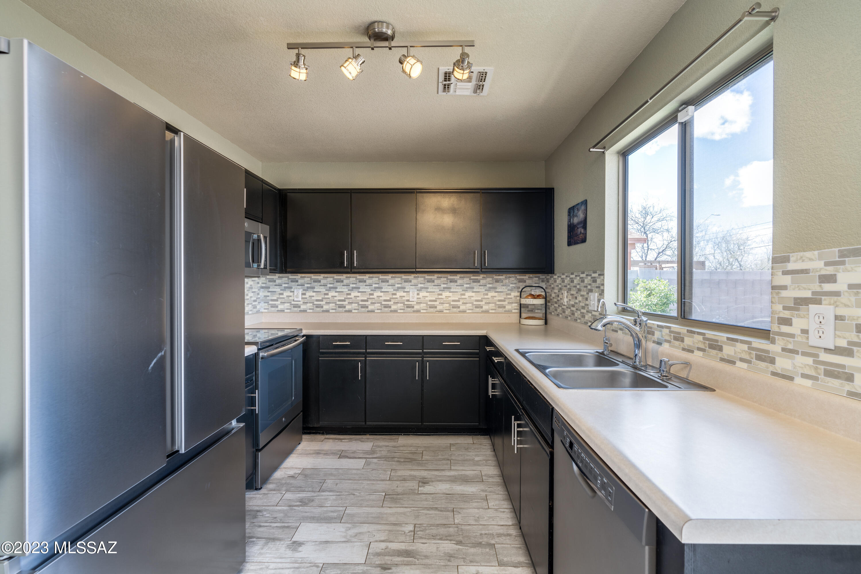 Pantano Heights (1-123) - Residential