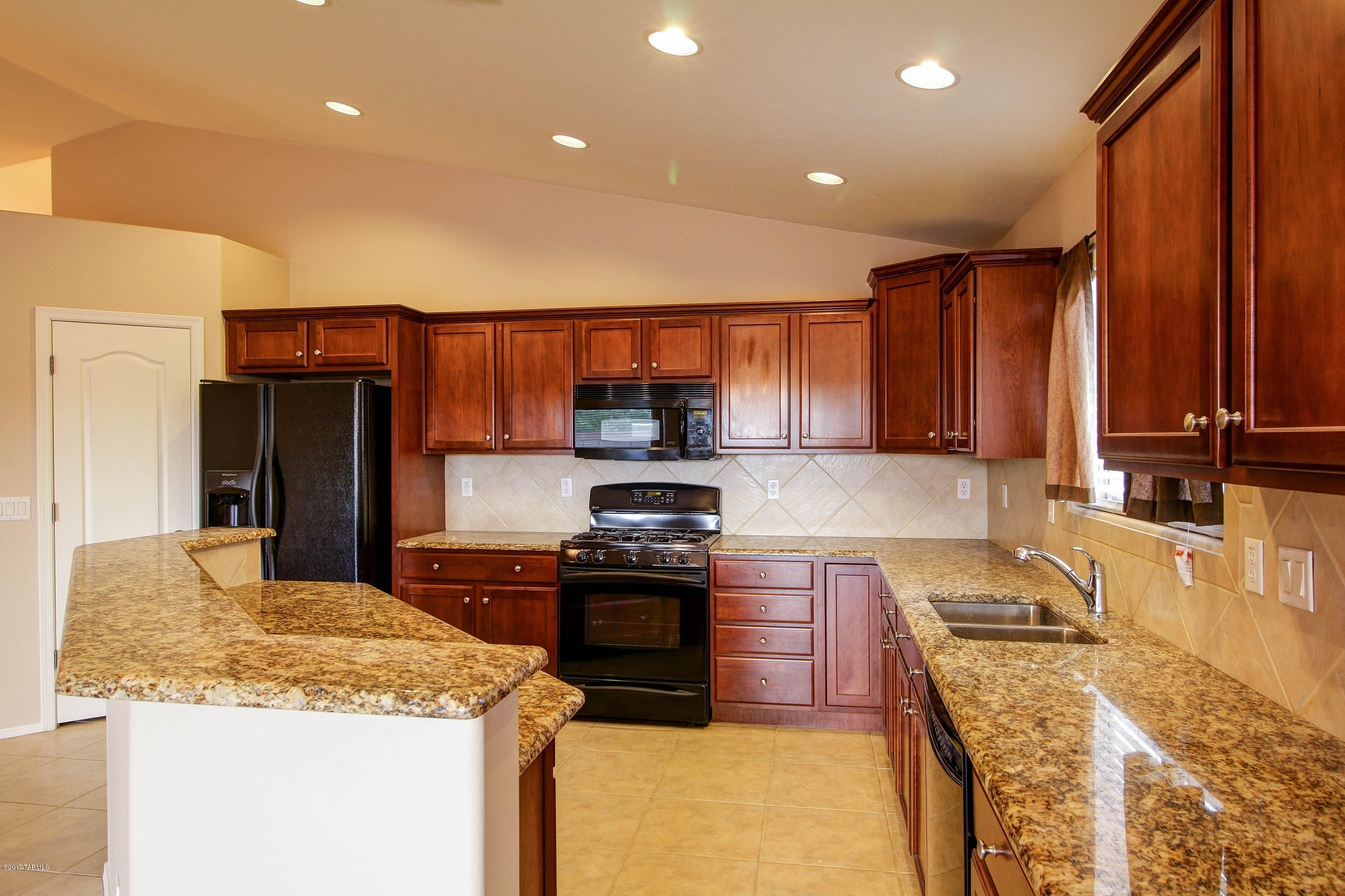 Rancho Del Lago (1-100) - Residential Lease