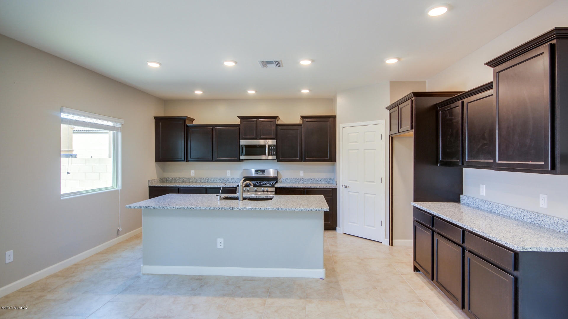 Vista Del Lago Norte SQ20140780198 - Residential
