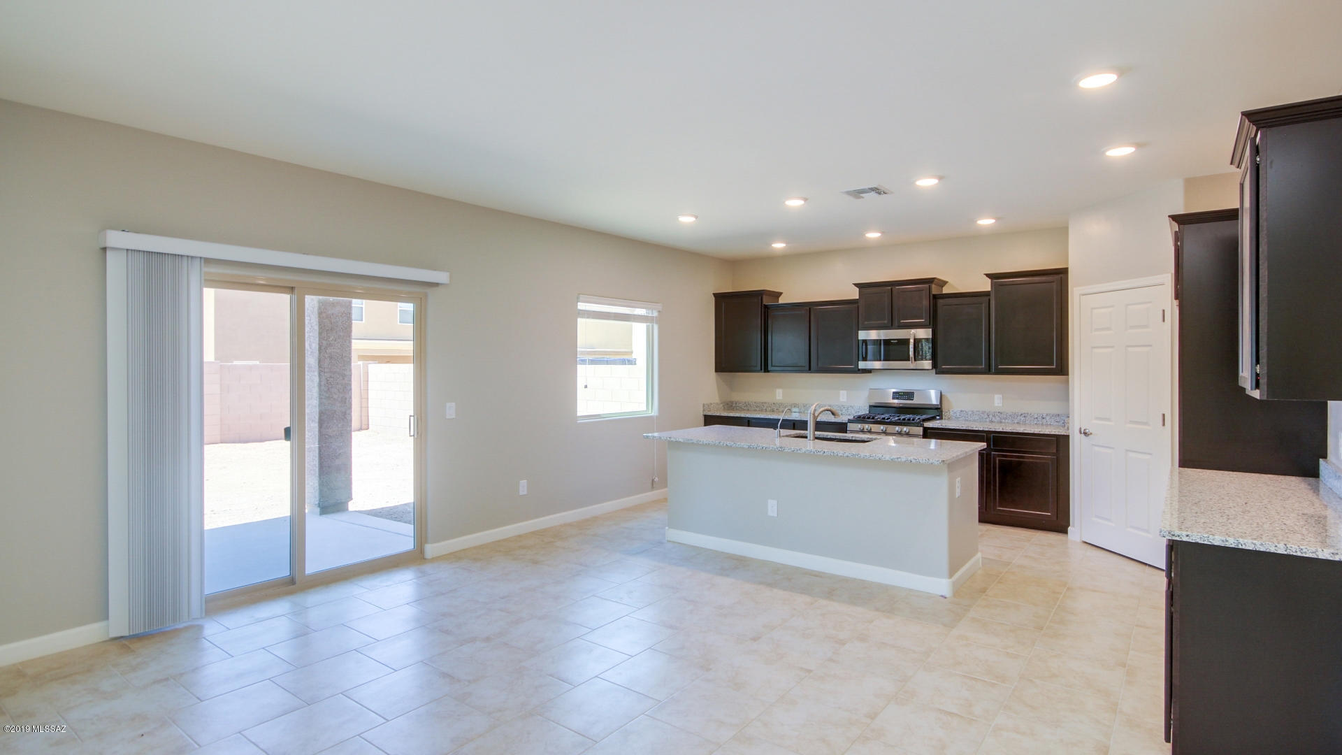 Vista Del Lago Norte SQ20140780198 - Residential