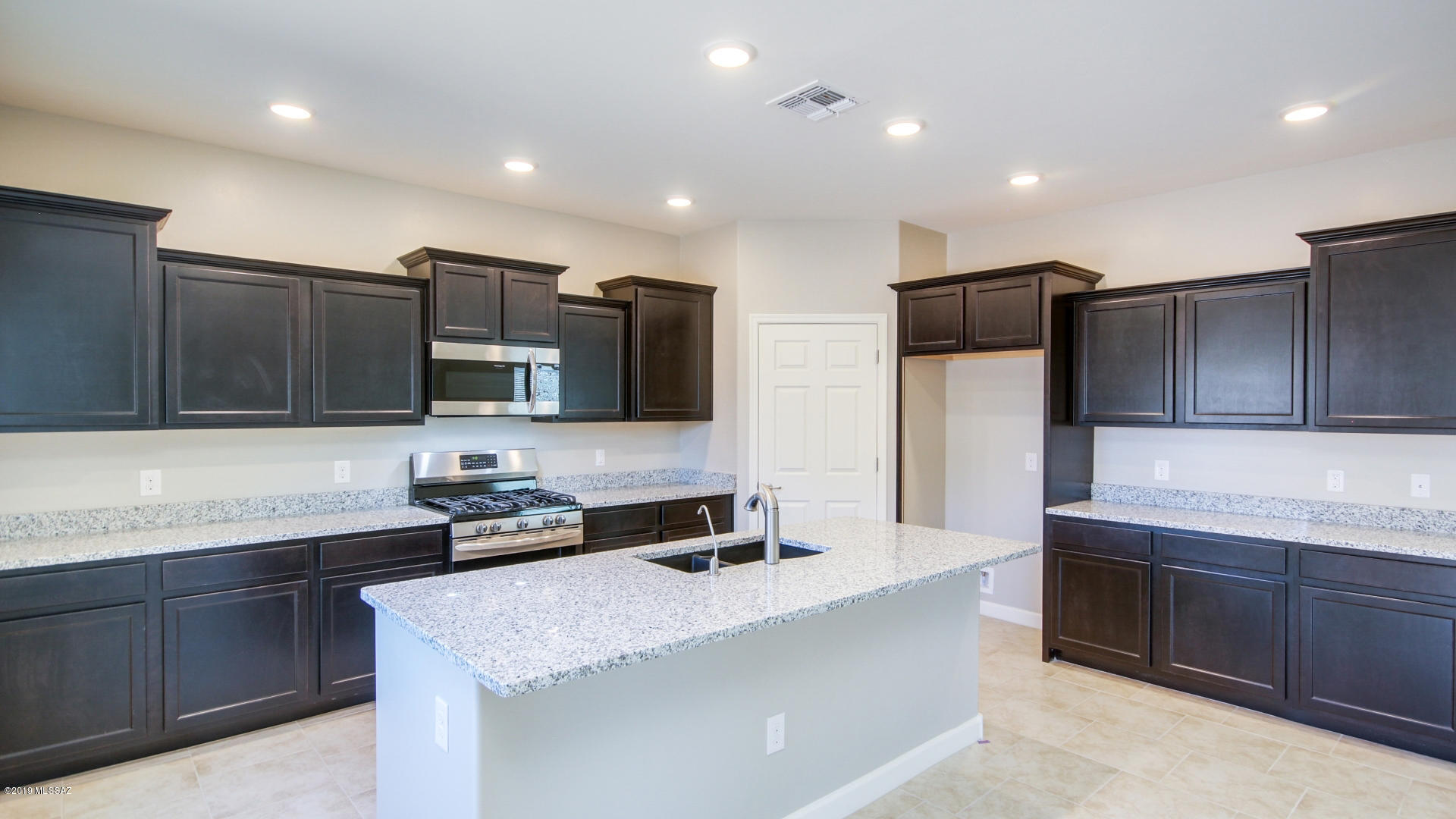 Vista Del Lago Norte SQ20140780198 - Residential