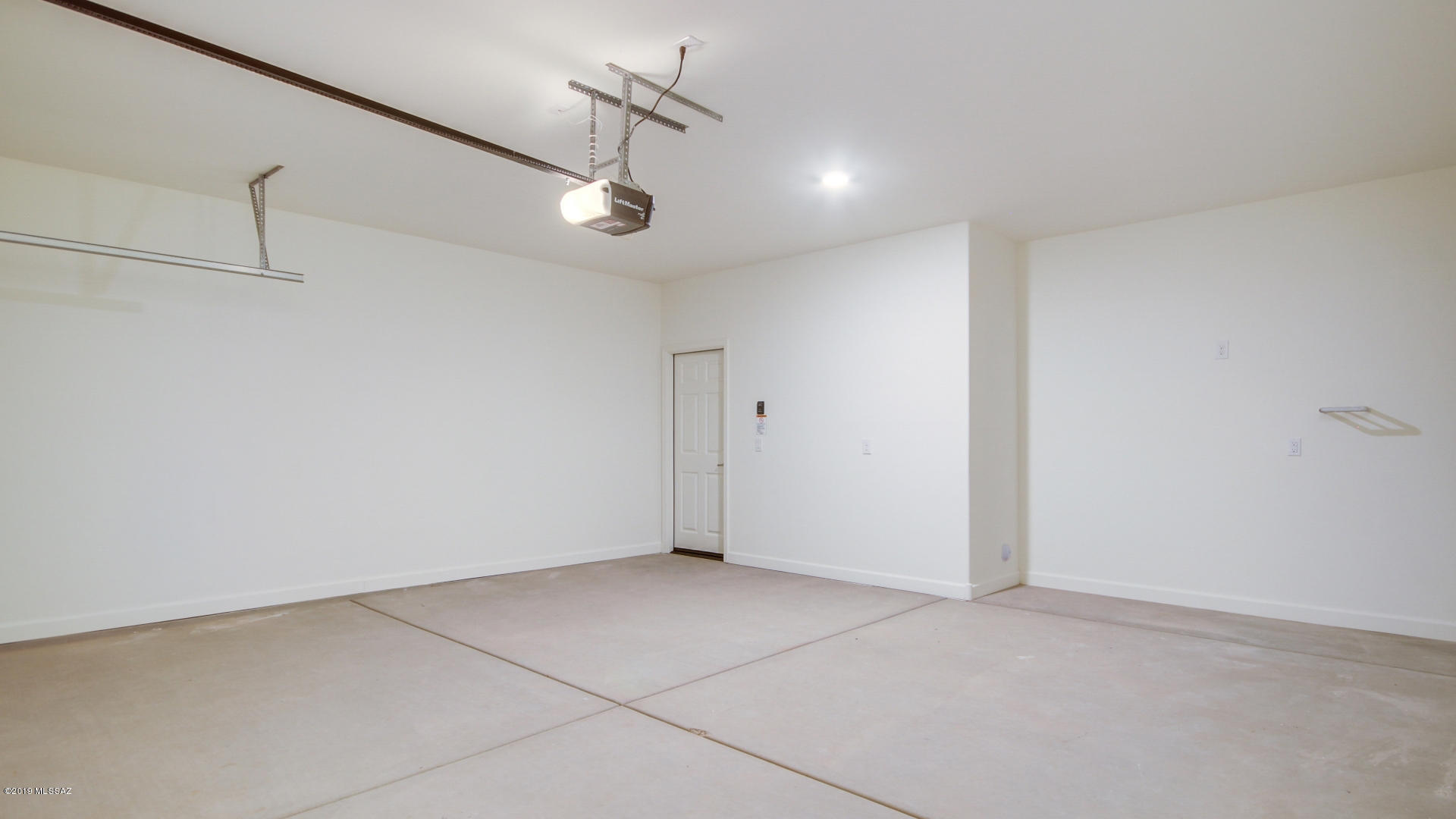 Vista Del Lago Norte SQ20140780198 - Residential