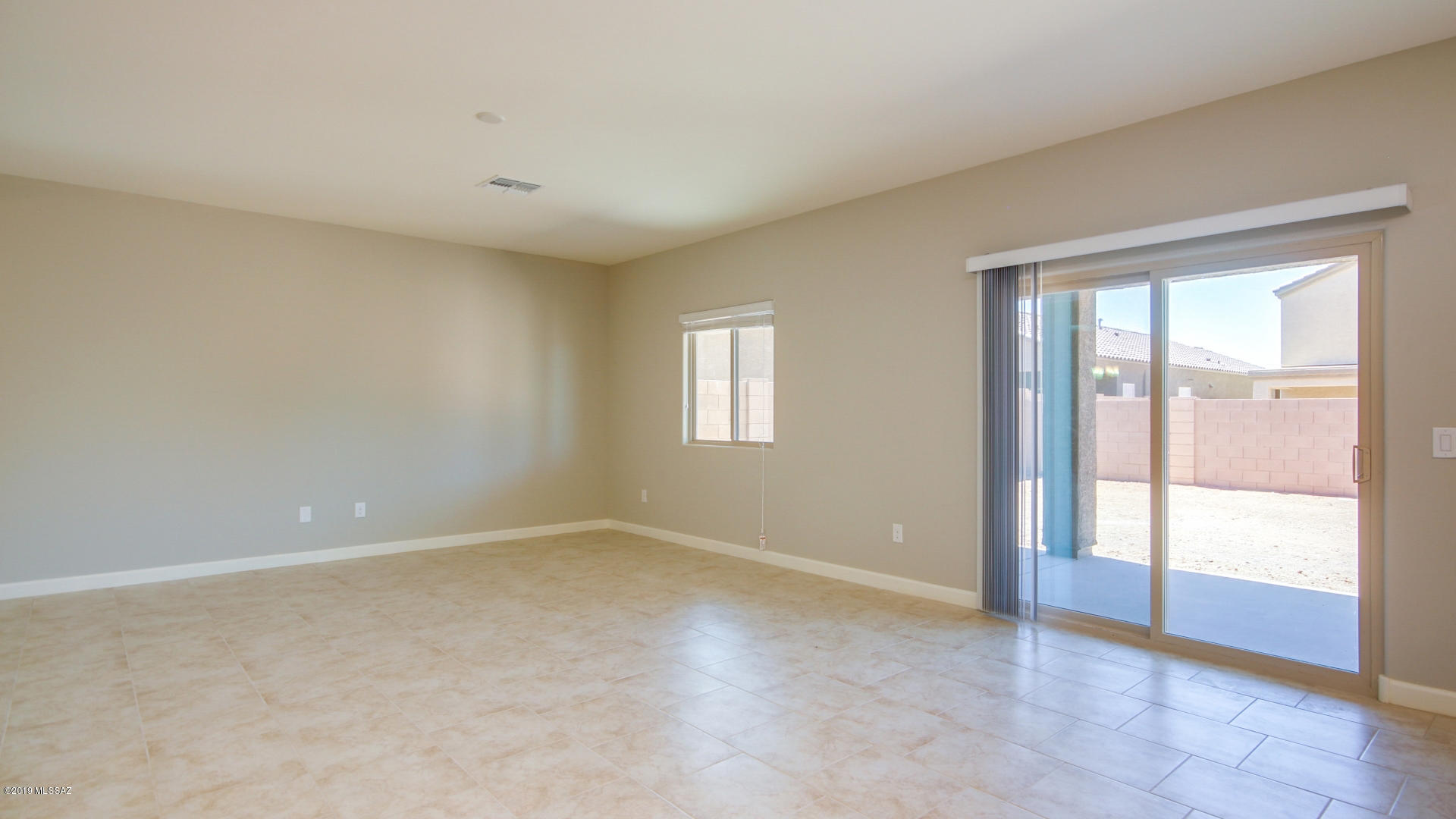 Vista Del Lago Norte SQ20140780198 - Residential
