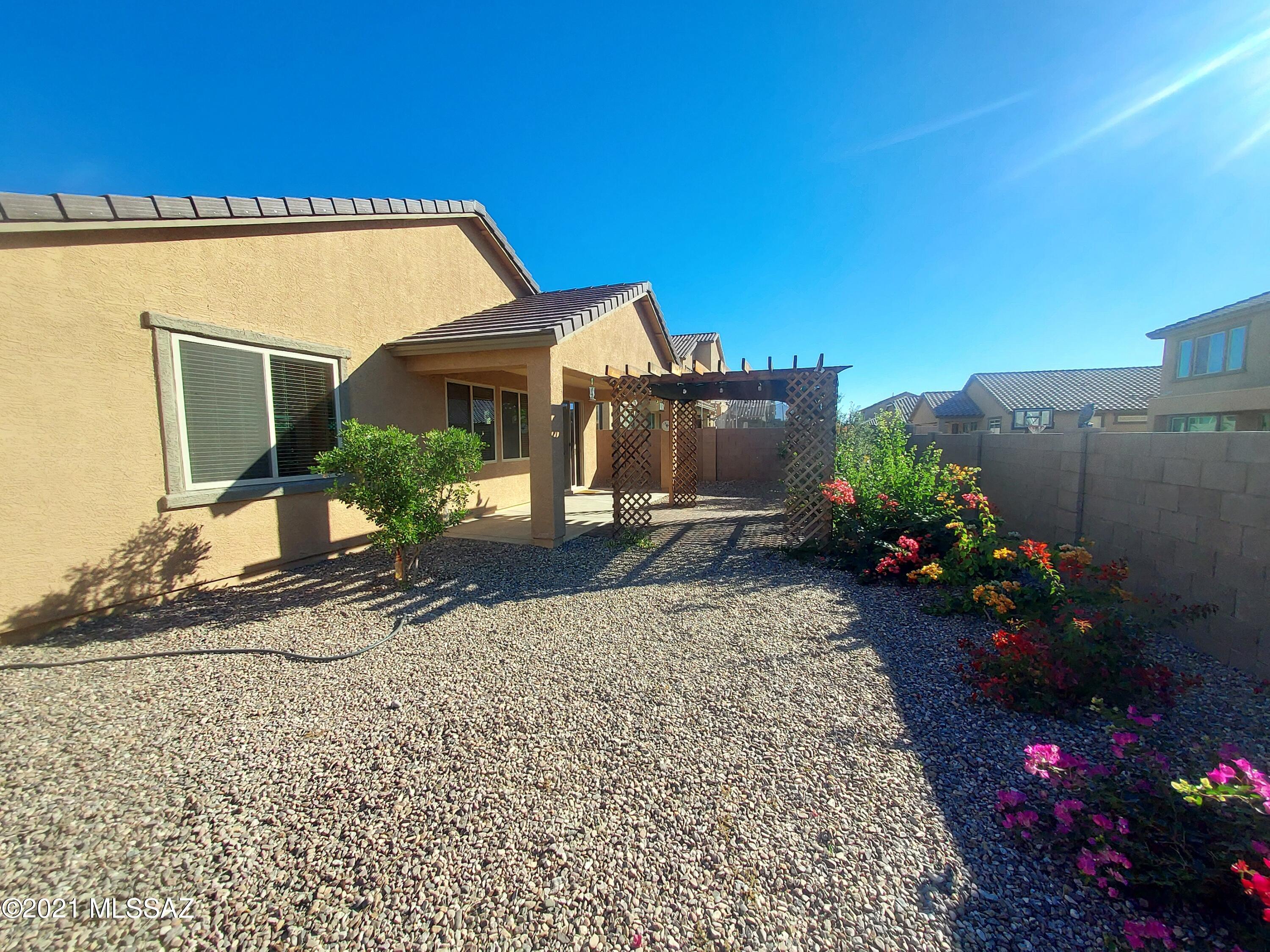Gladden Farms 22 & 24 - Residential Lease