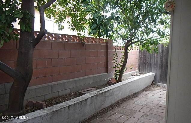 Vista Del Oro Townhouses (1-33) - Residential