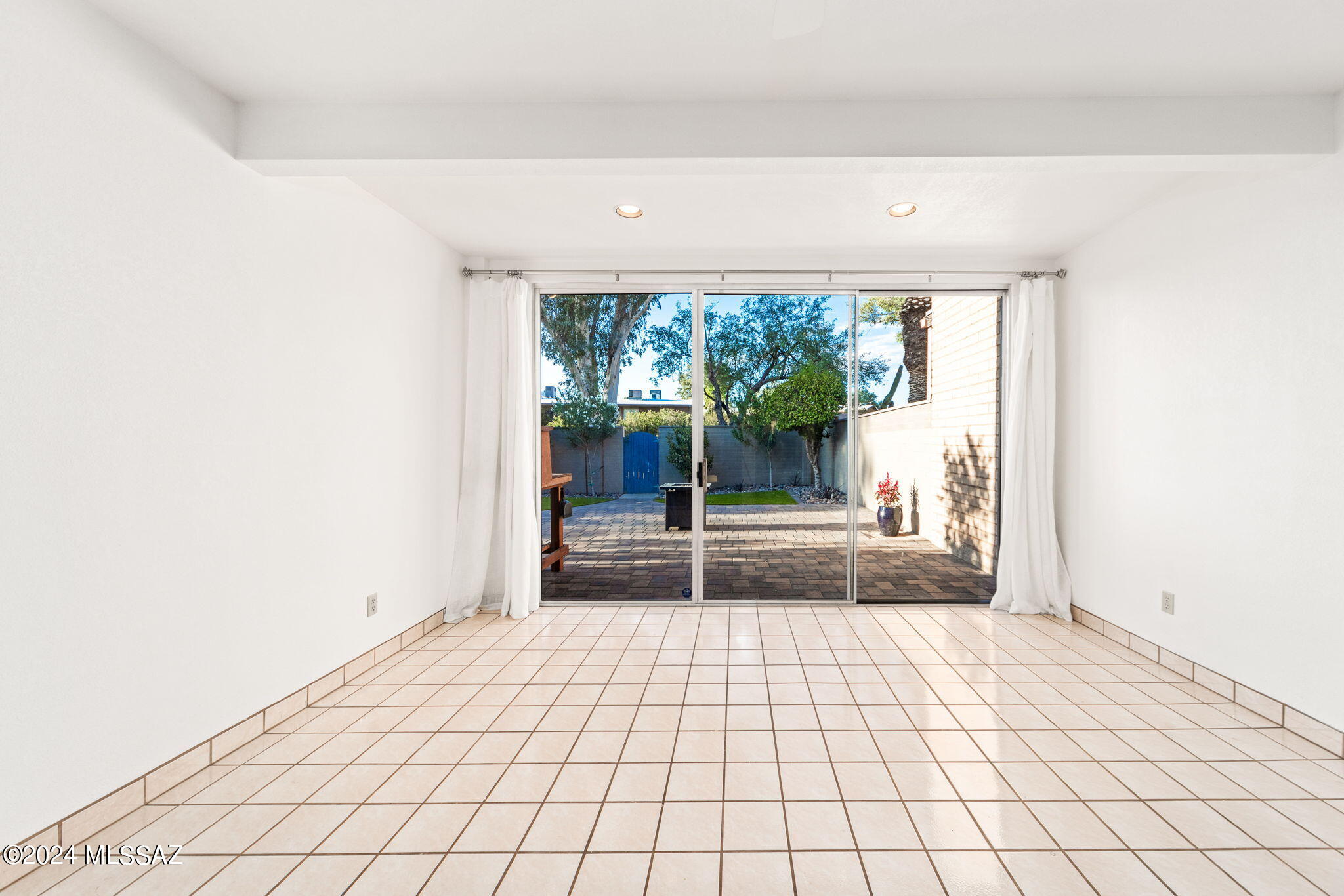 Oro Valley Townhouses (47-52, 58-91) - Residential