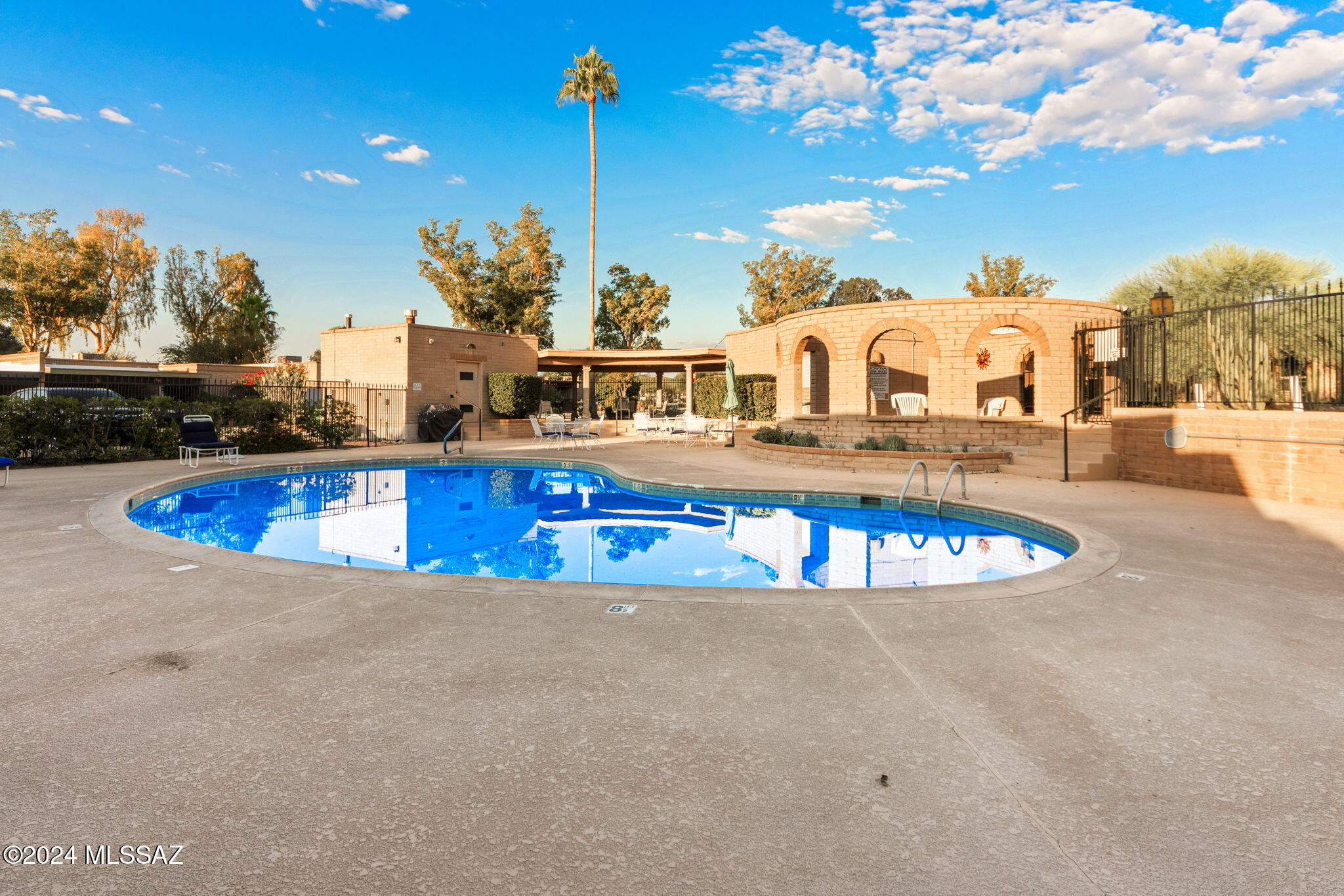 Oro Valley Townhouses (47-52, 58-91) - Residential