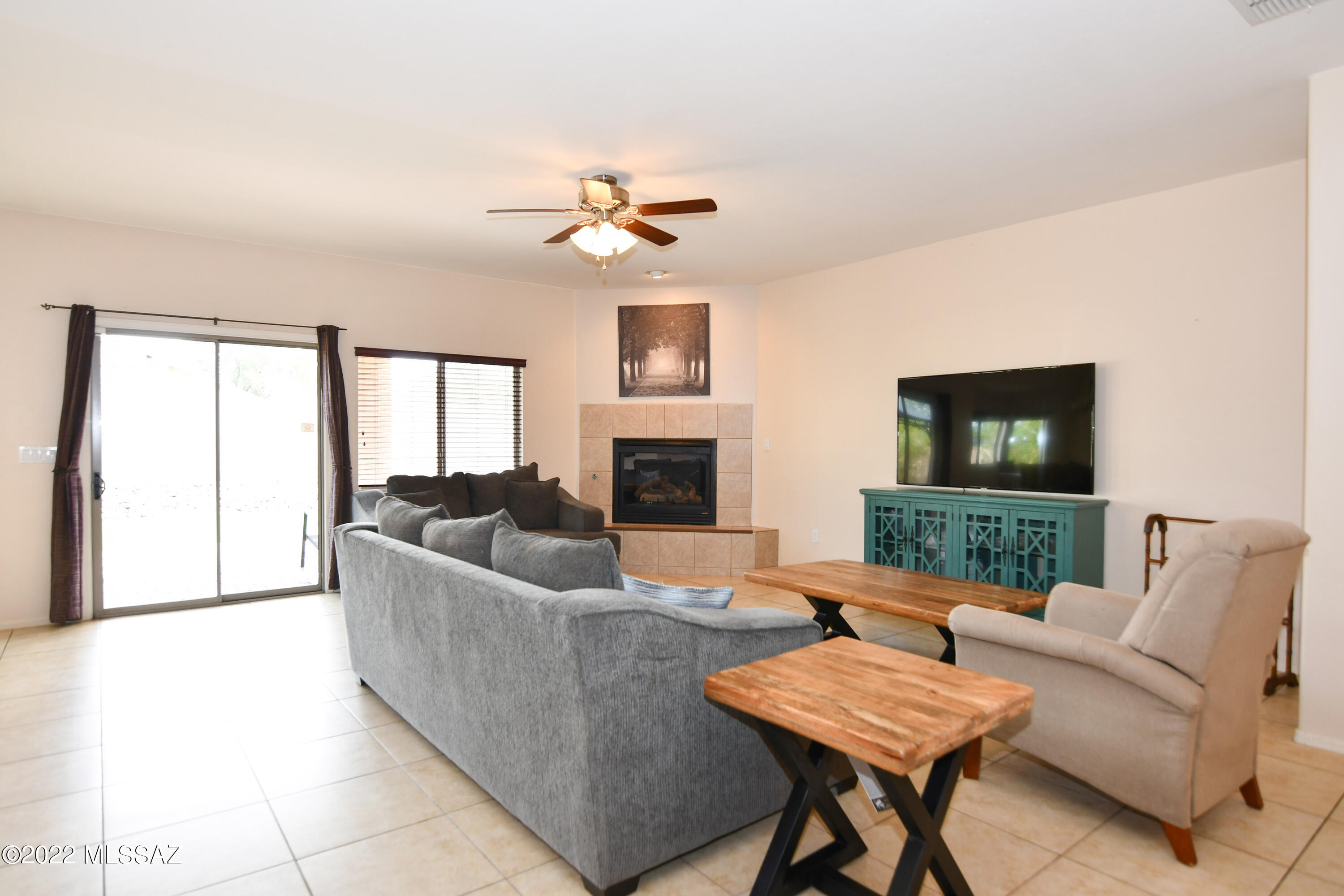 Continental Reserve Blk. 15 (1-66) - Residential