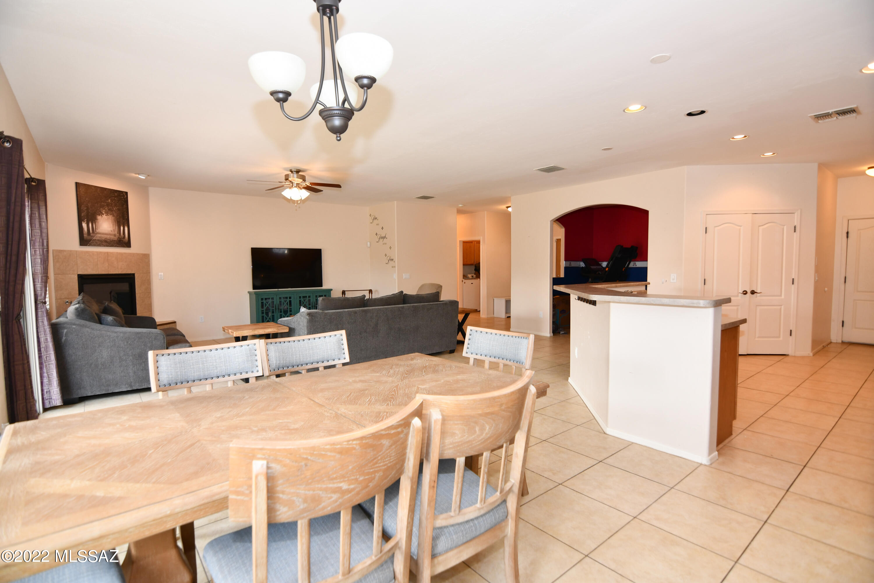 Continental Reserve Blk. 15 (1-66) - Residential