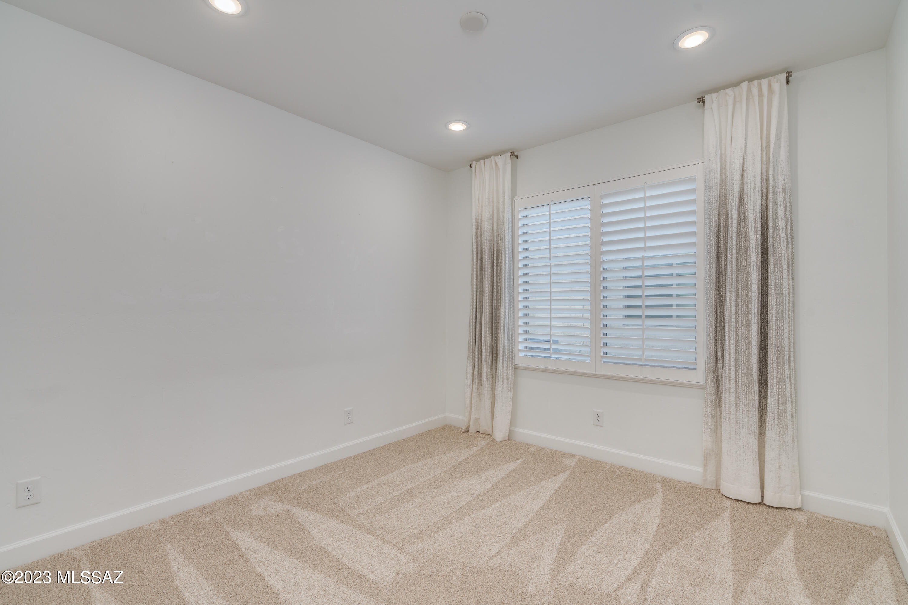 Quail Creek II Unit 33B SQ20161810746 - Residential