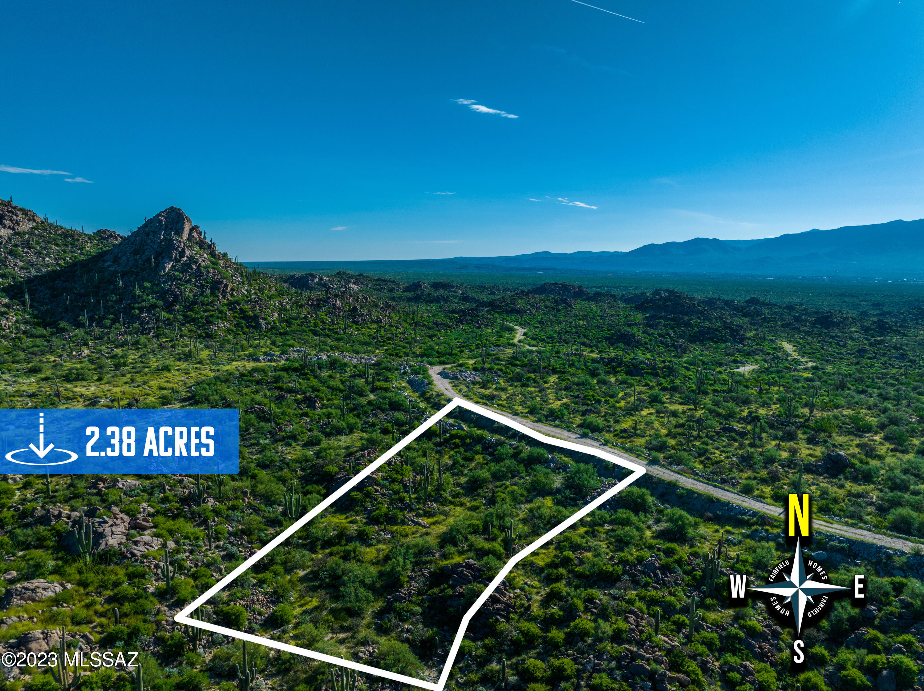 Imagine owning a canvas adorned with the most breathtaking frames nature can offer - expansive vistas of Southern Arizona's enchanting landscapes, the majestic Catalina & Tortolita mountains, majestic saguaros and rock formations. Our hand-picked lots have been meticulously chosen for their unbeatable views, eagerly awaiting the creation of a home that will seamlessly blend with this painted natural wonder.

ONEOak, is a seasoned custom builder, poised to bring your vision to life with a home tailored precisely to your desires. Expect nothing less than the finest in craftsmanship, premium materials, luxurious amenities, and exquisite finishes, all framed by uninterrupted views from every window.
ONEOak works with the best architects that the SouthWest has to offer. **Please note that these lots are builder owned and will be sold ONLY using builder contract.