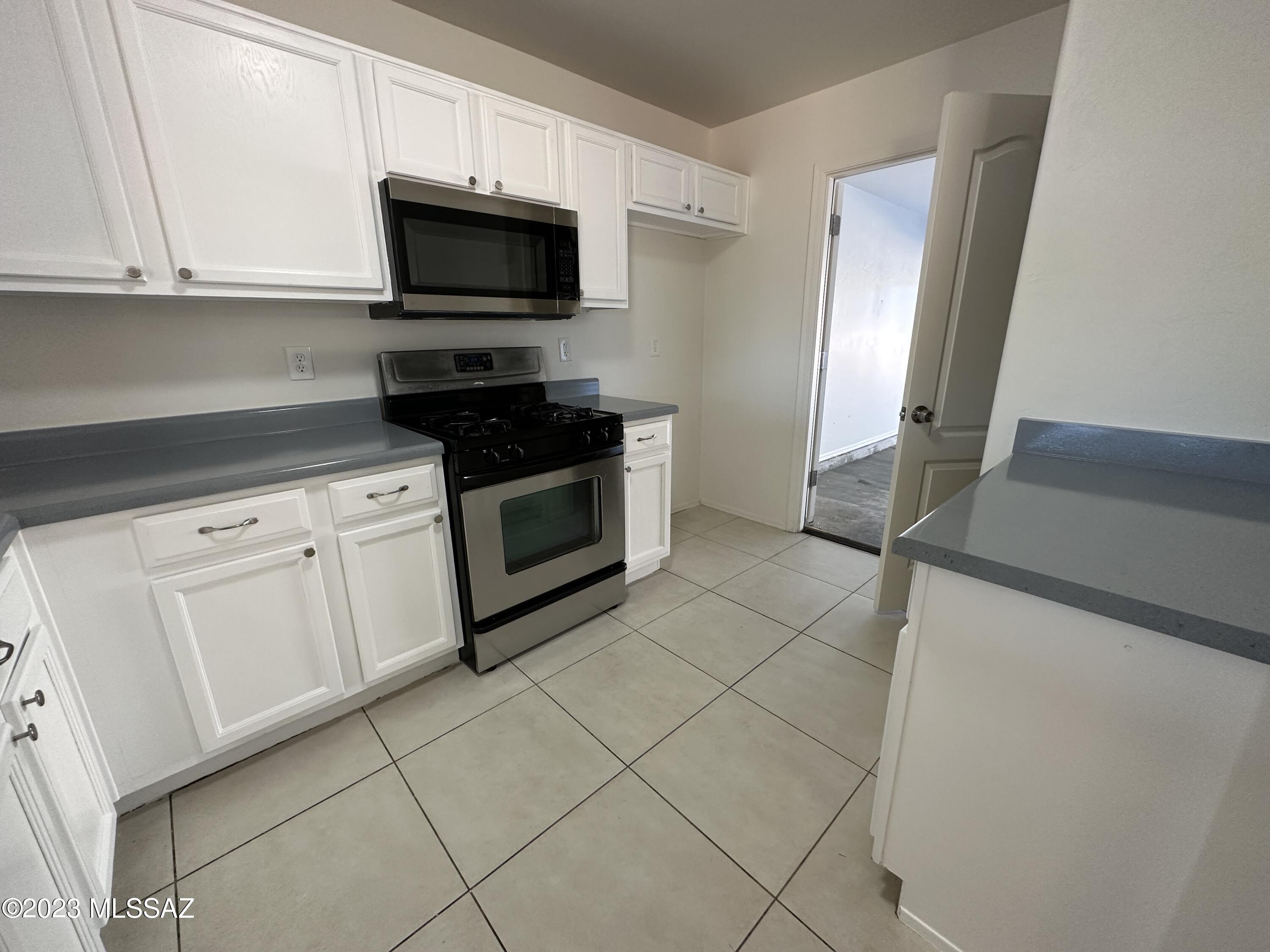 Los Arroyos Del Este Resub - Residential Lease