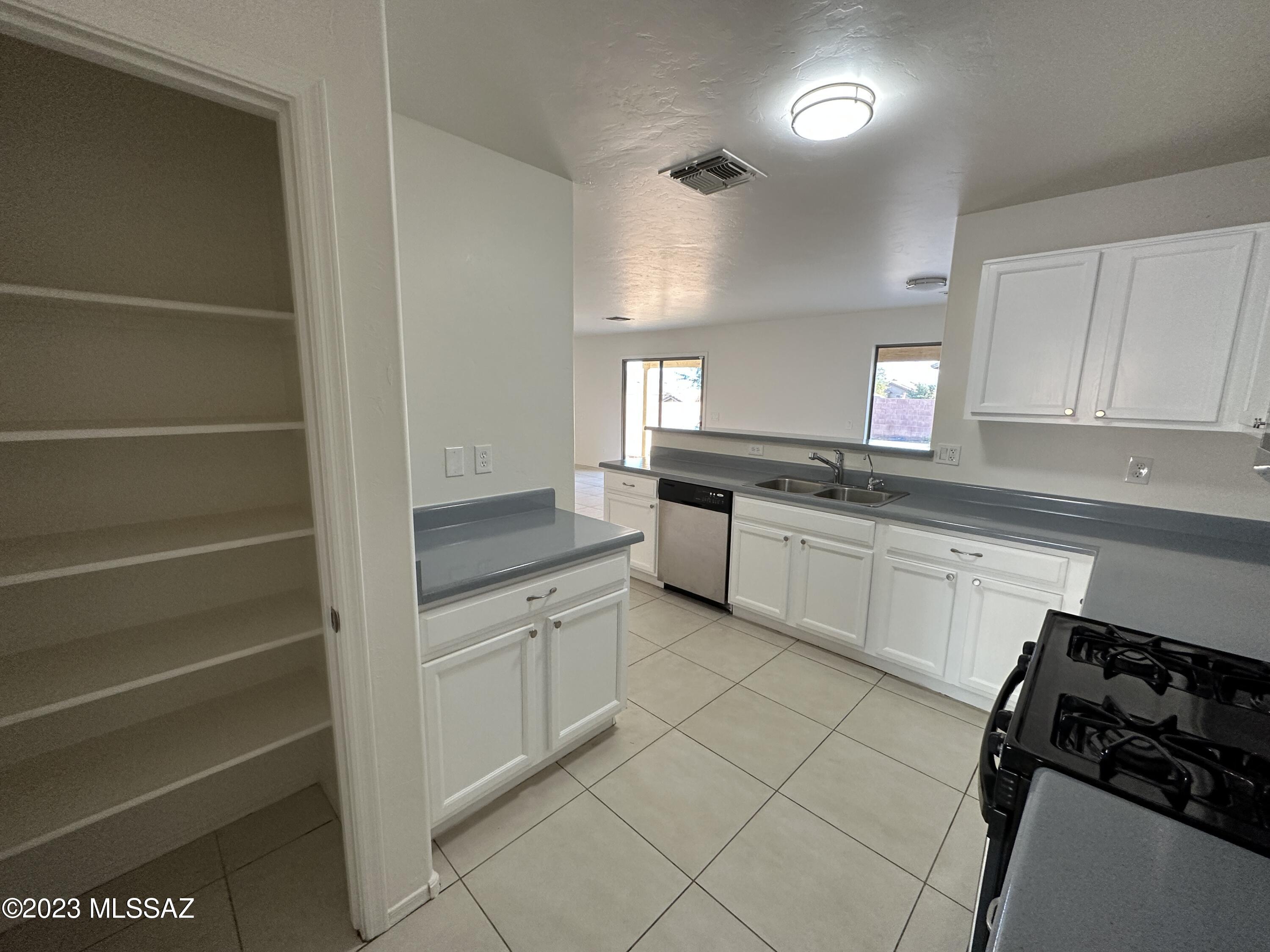 Los Arroyos Del Este Resub - Residential Lease