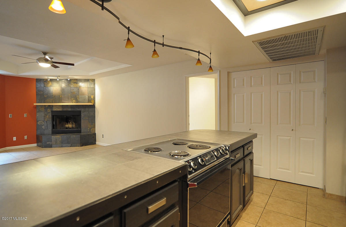 Twelve Hundred River Rd Condos - Residential Lease