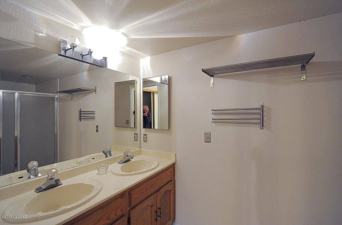 Twelve Hundred River Rd Condos - Residential Lease