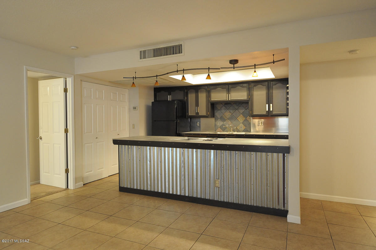 Twelve Hundred River Rd Condos - Residential Lease