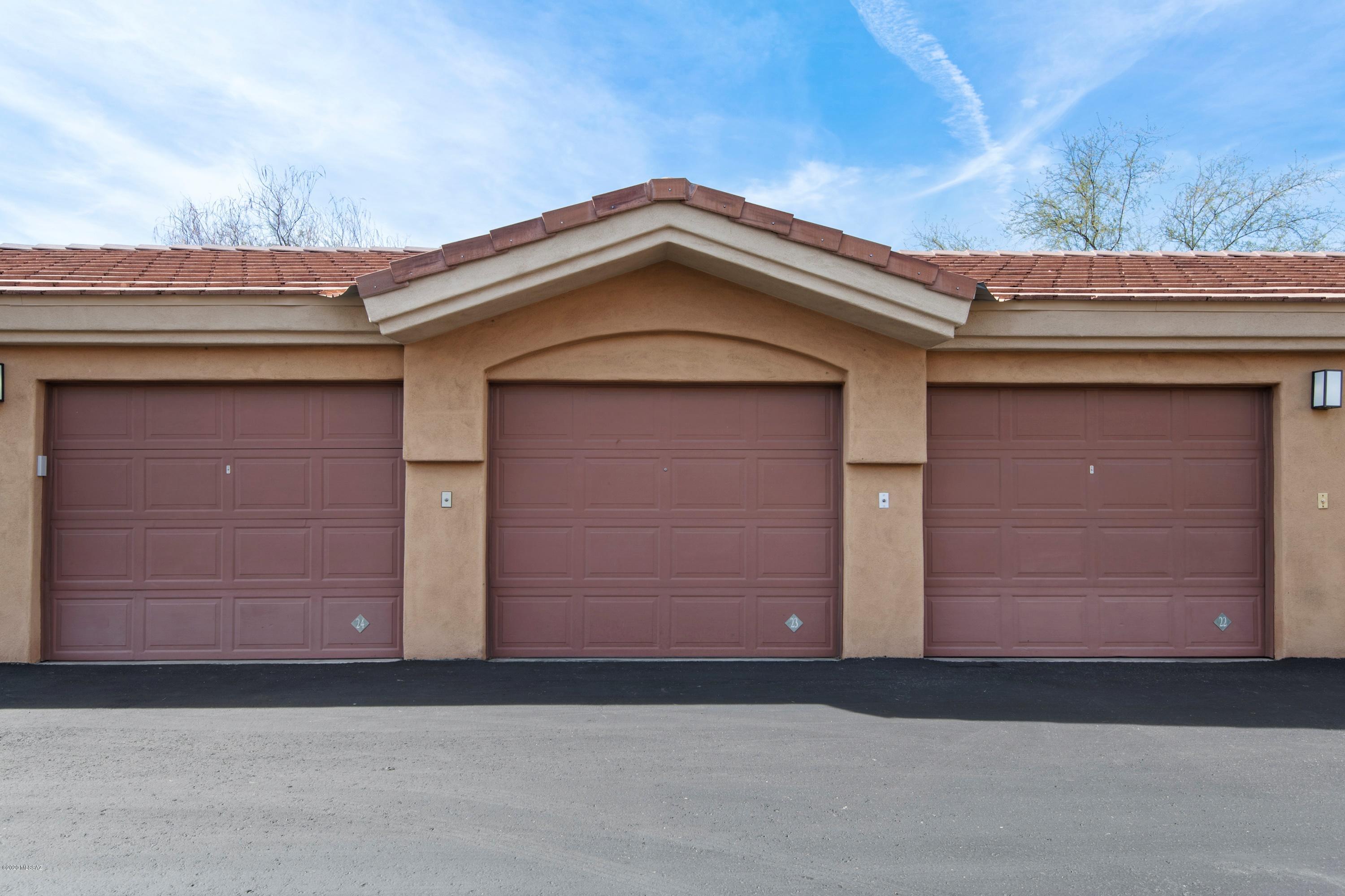 Pinnacle Canyon Condominium - Residential