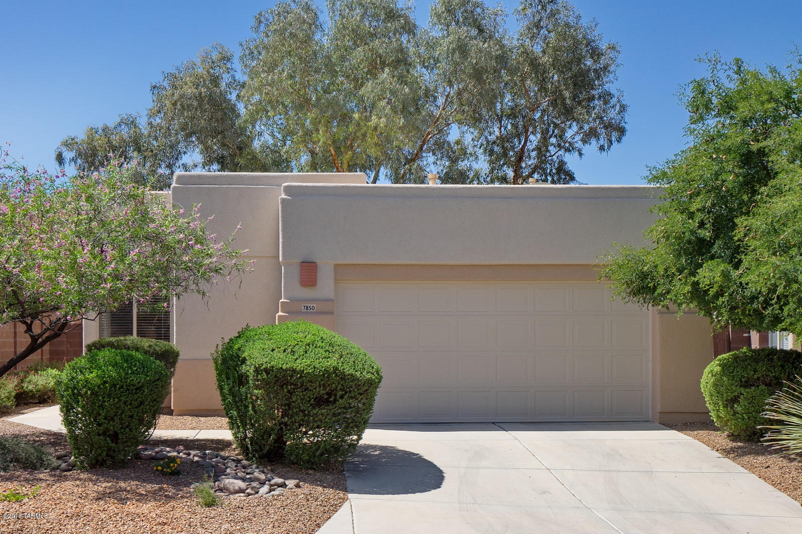 WONDERFUL HOME IN GATED SOLACE AT SABINO. CLOSE TO SCHOOLS, BOTH PRIVATE AND DISTRICT 16; WITHIN THE VICINITY OF SHOPPING, HIKING AND BIKING. GREAT WALKING NEIGHBORHOOD! SPLIT PLAN, HIGH CEILINGS, NEW PAINT INTERIOR AND EXTERIOR NEW CARPET, LOW MAINTENANCE YARD. CLEAN AS A WHISTLE. READY FOR MOVE IN!