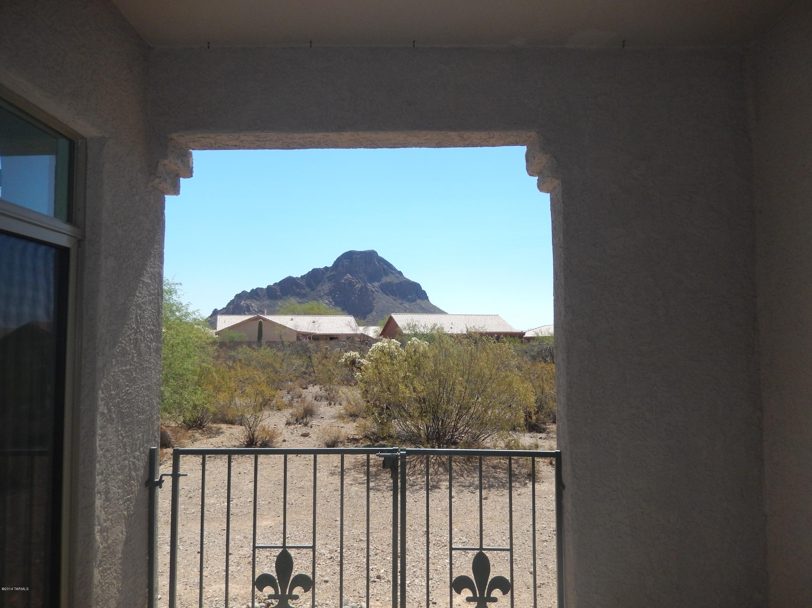 Kinney Village (1-112) - Residential Lease