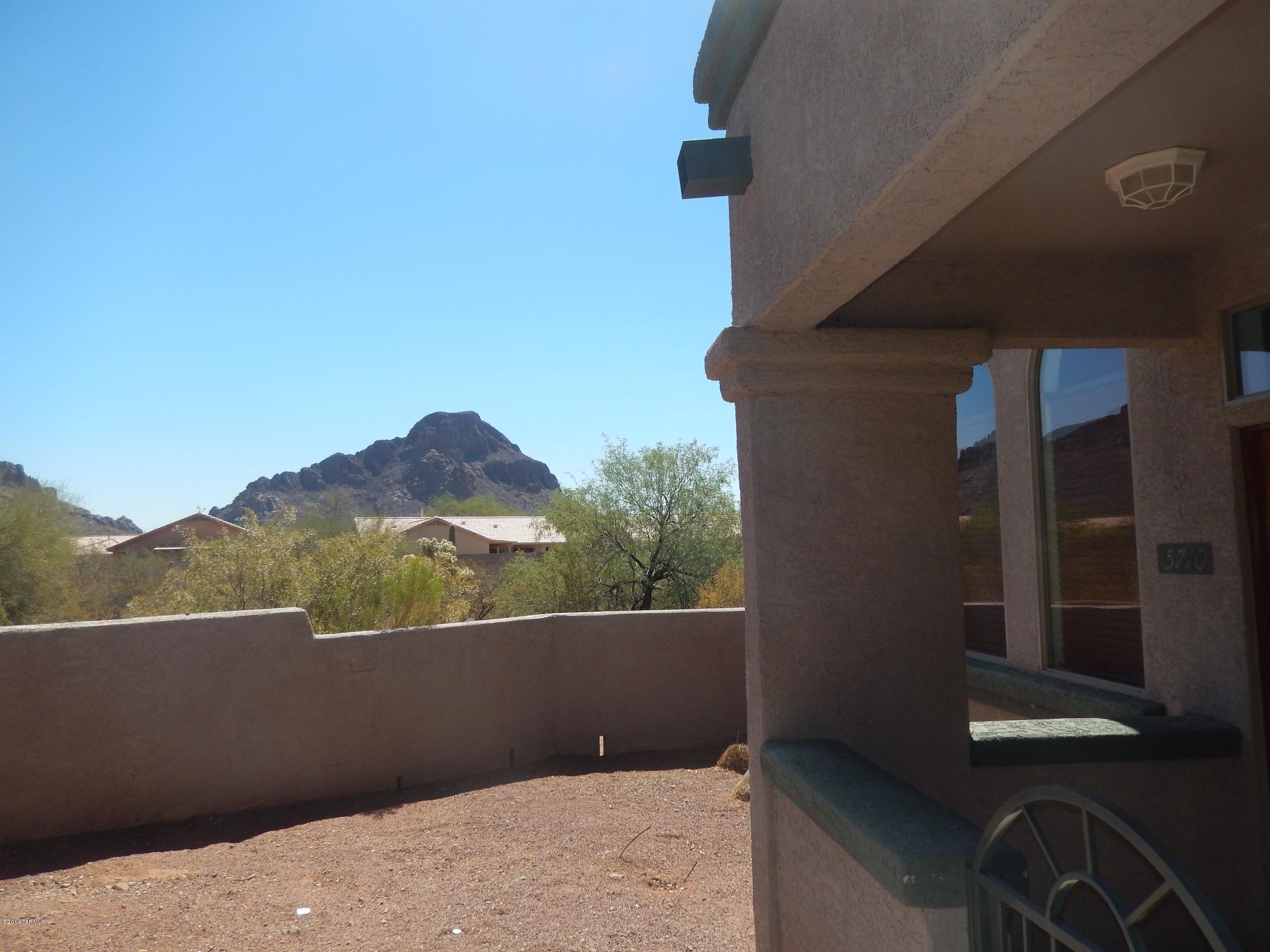 Kinney Village (1-112) - Residential Lease
