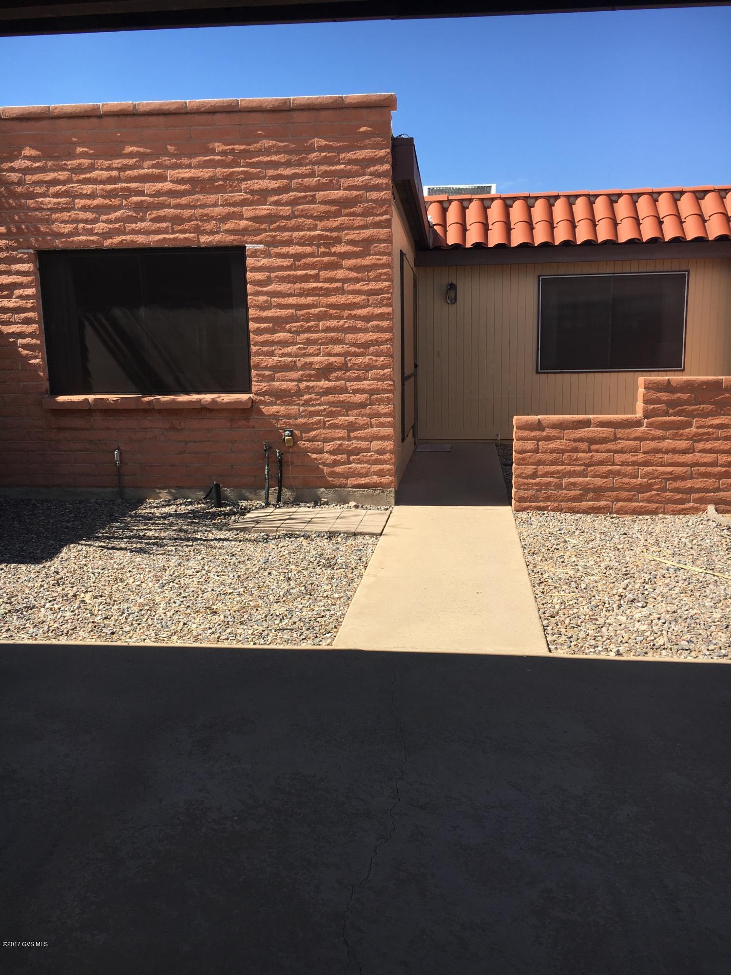 Quaint 2 Bedroom , 2 Bath, Townhouse in Casa Paloma 1. Mountain Views and backs to Common area. Low Maintenance yard. Fully Furnished. Community Pool and Spa.