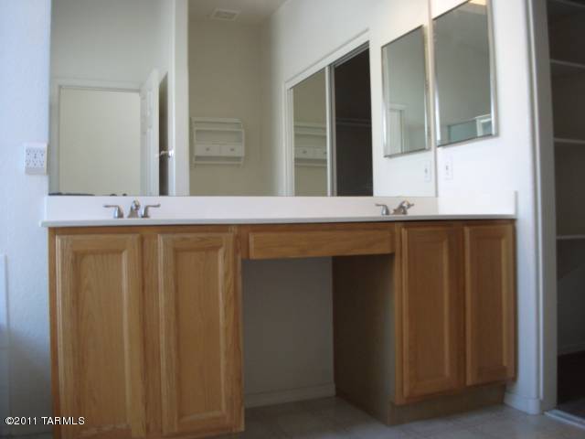 Harrison Pointe Phase I (1-72) - Residential Lease