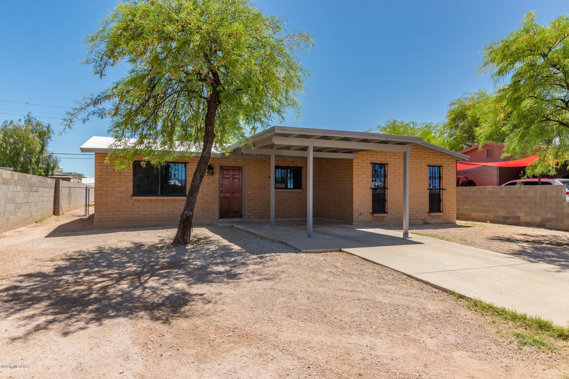 Lovely single story, 4 bedroom home available on large lot in quite south Tucson neighborhood. Excellent location, just minutes from the I-10 and within easy reach of schools, parks, shopping and dining. Inside is bright with lots of stylish upgrades and timeless charm. Living areas are spacious and sunny and the large eat-in kitchen boasts granite countertops and lots of warm wood cabinetry. Ceramic flooring can be found throughout the entire home. Sprawling backyard is complete with a covered patio and plenty of room for a pool or garden. No HOA is an added bonus. This gem is sure to impress. Dont hesitate to make it yours.