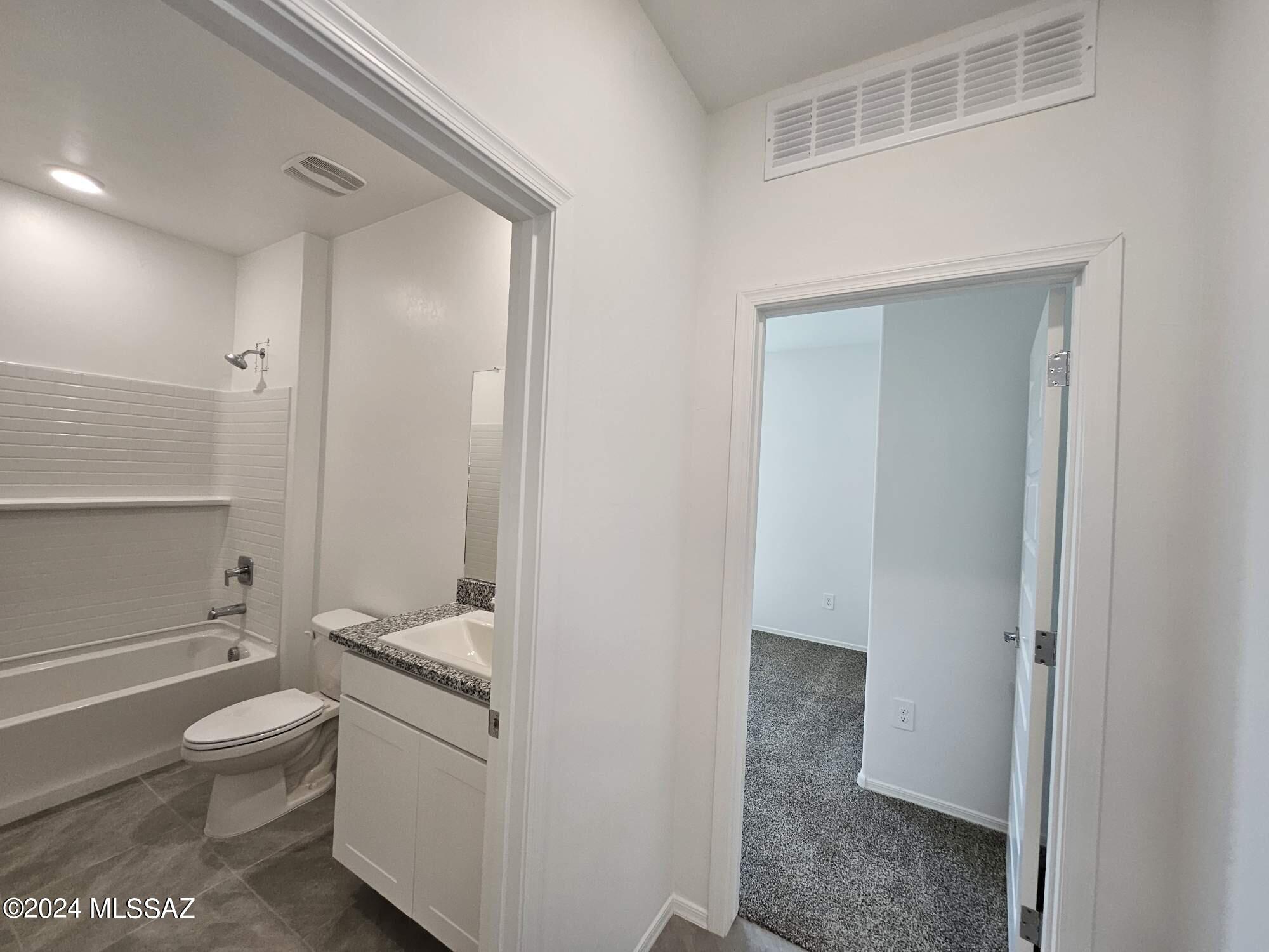 Saguaro Bloom SQ20180540069 - Residential