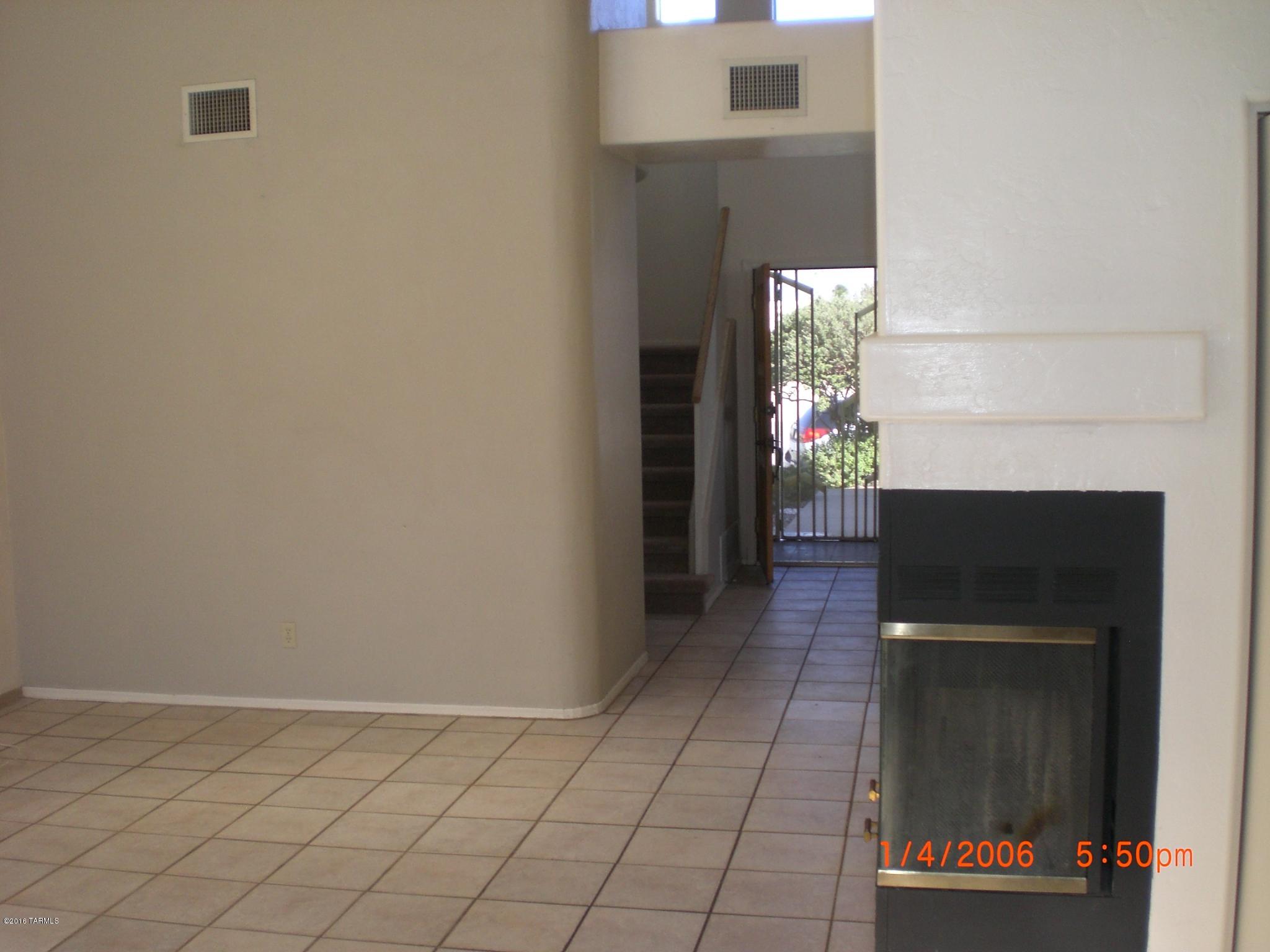 Broadway Commons (1-62) - Residential Lease