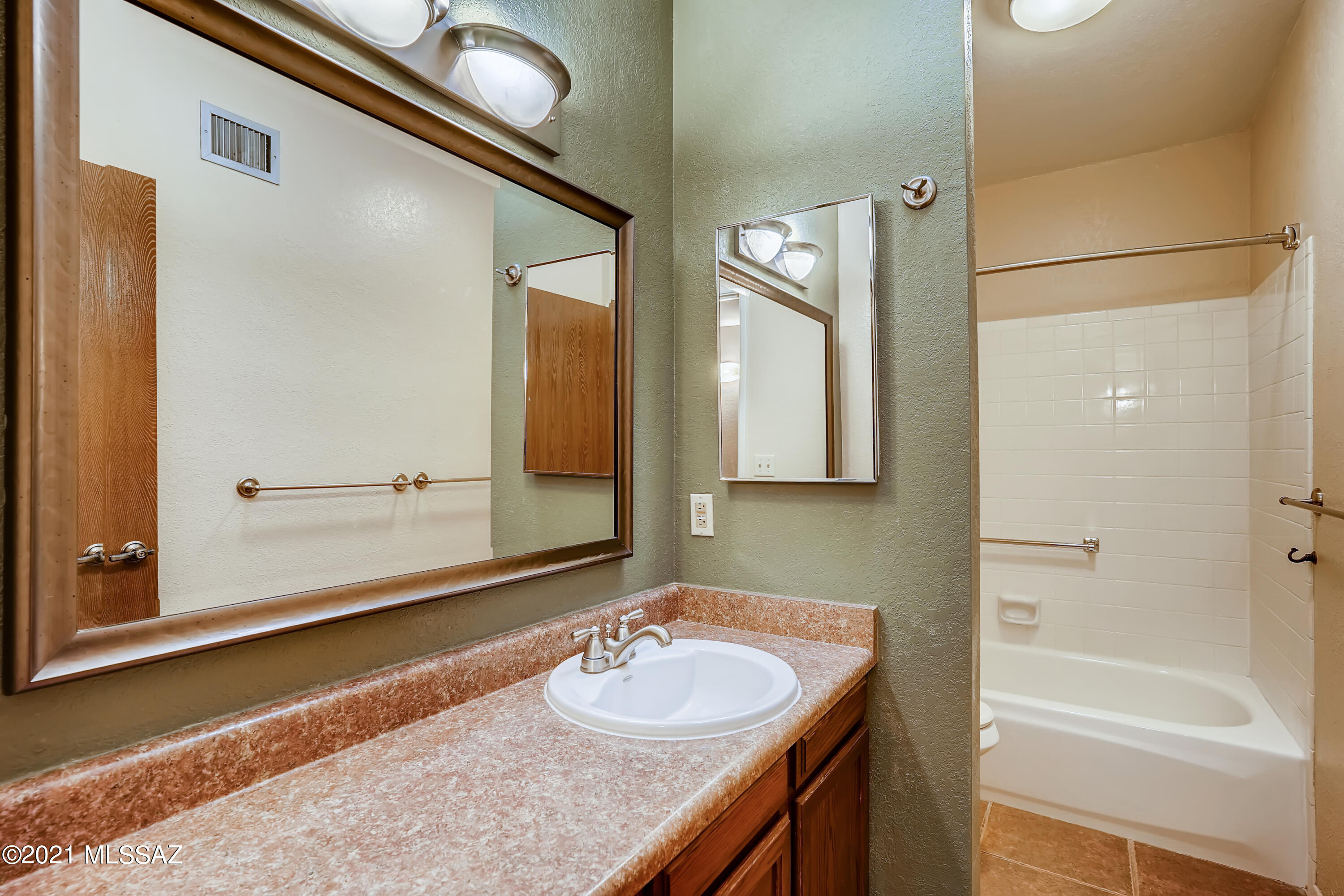 Colonia De Los Alamos (BK1-45) - Residential