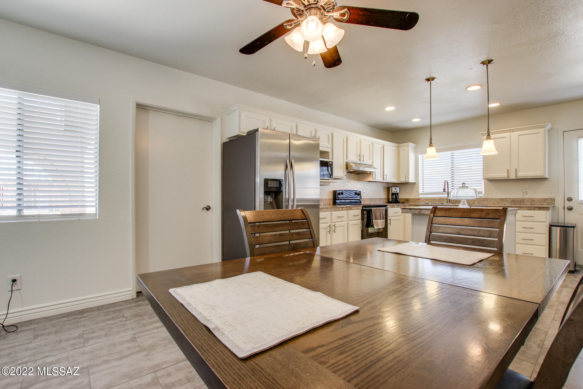 Las Palomas - Residential