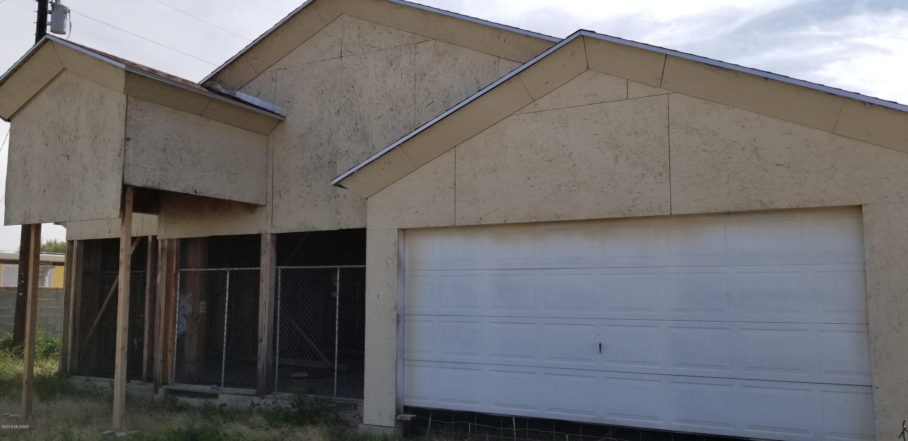Finish building your dream home nestled on a large lot with beautiful mountain views.
Present home is in midst of construction equipped with 10' vaulted ceilings and dual master bedroom floor plan with approx 2,400 SQFT. the existing blue prints come with this sale or customise your own floor plan.