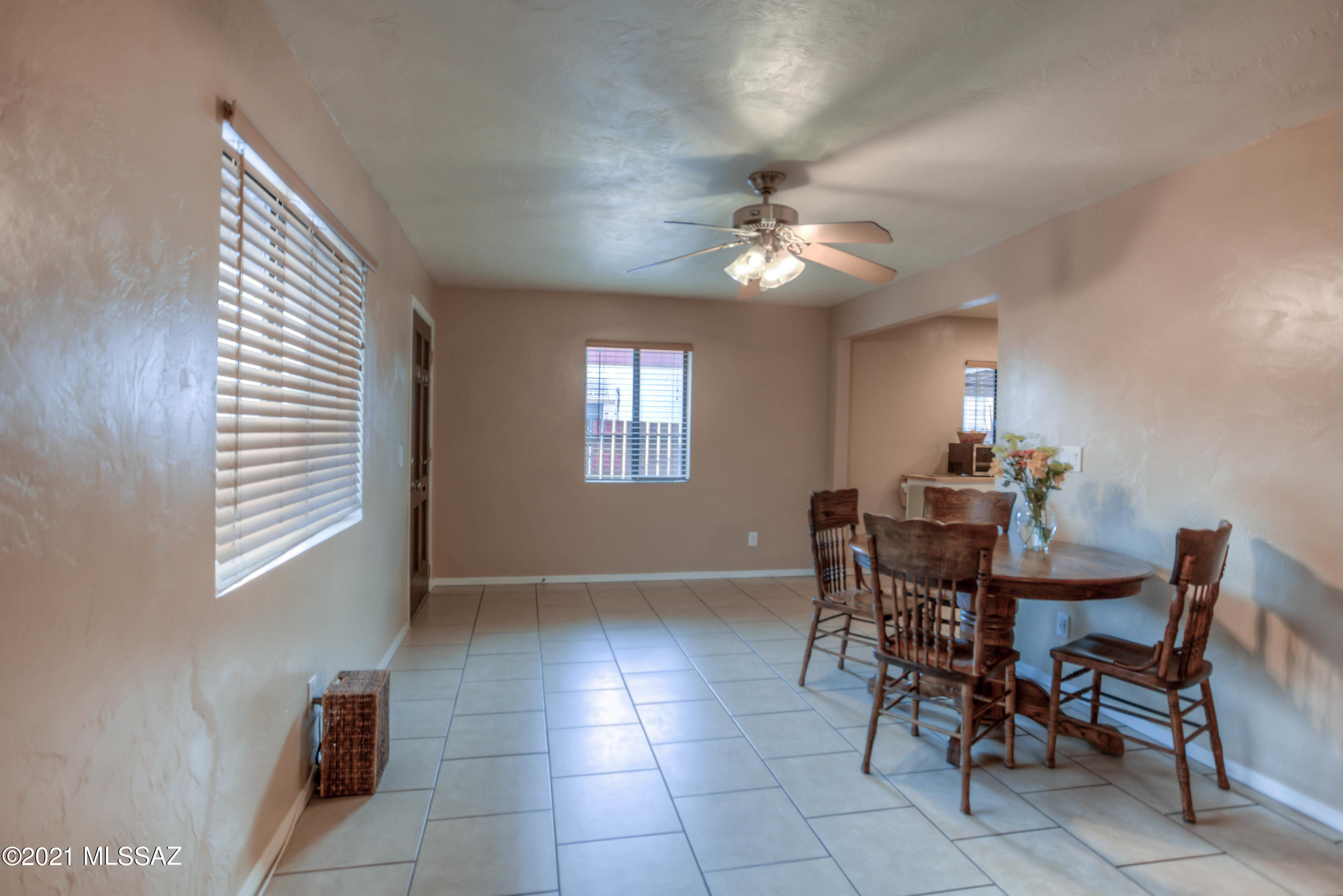 Country Club Manor - Residential