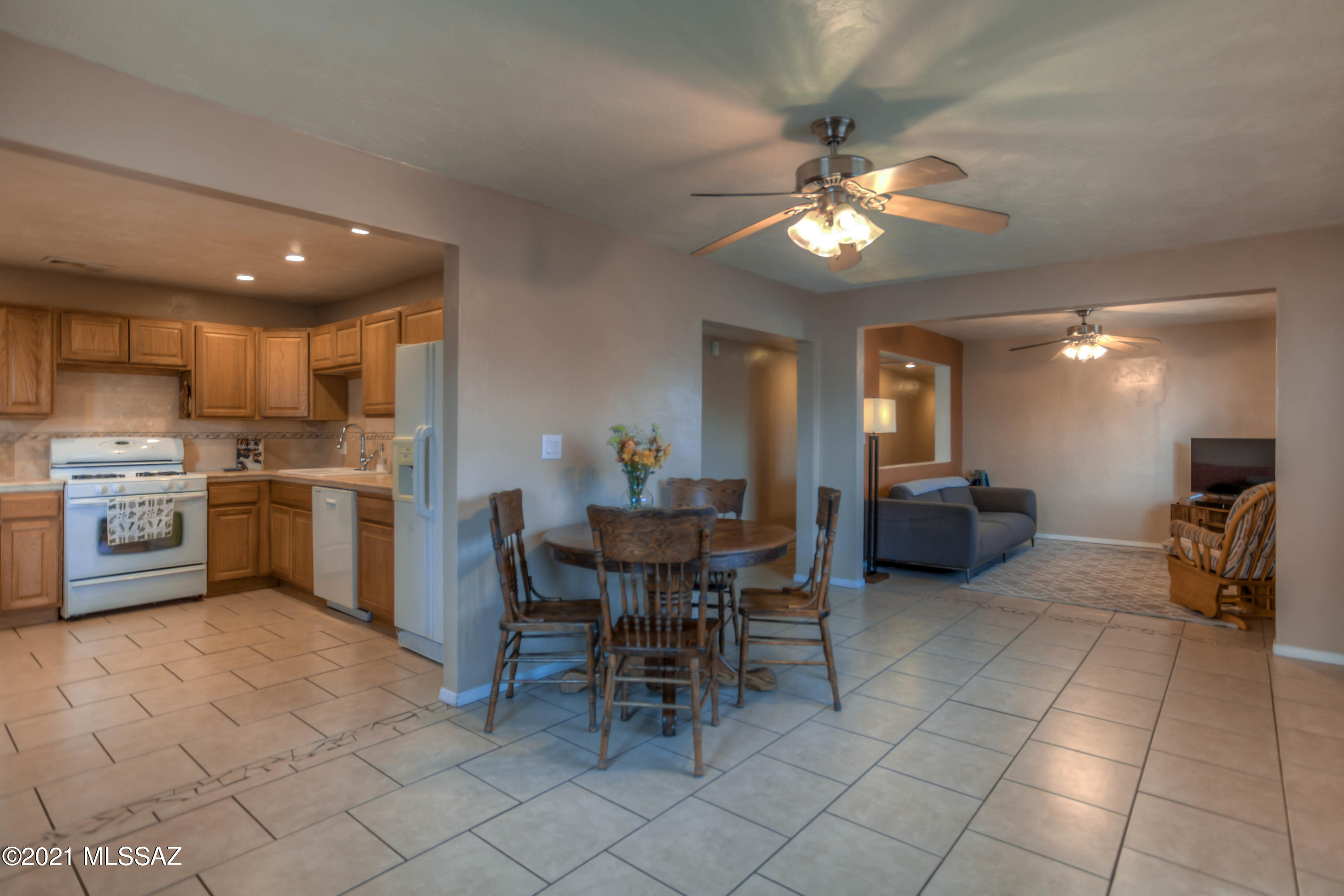 Country Club Manor - Residential