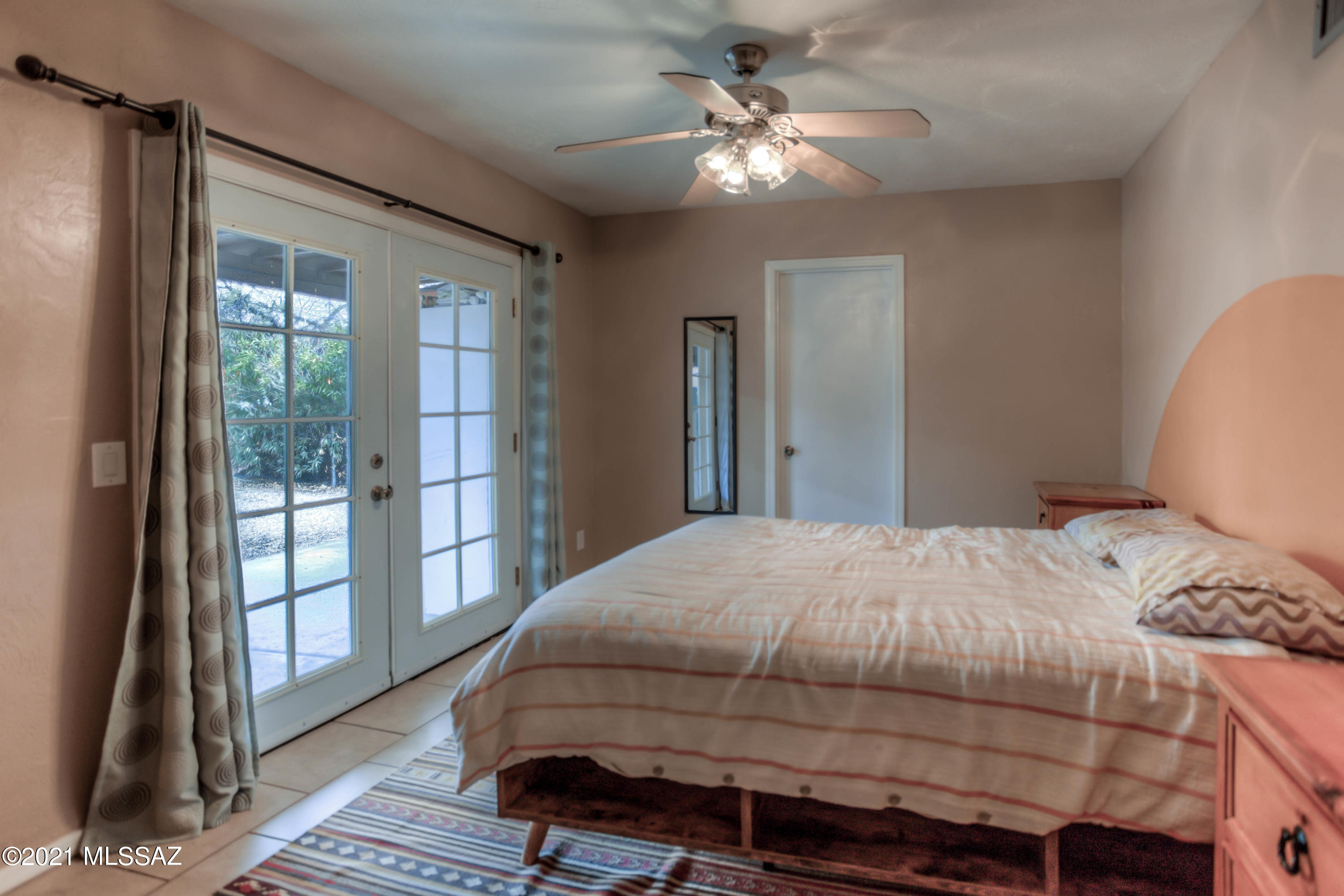 Country Club Manor - Residential