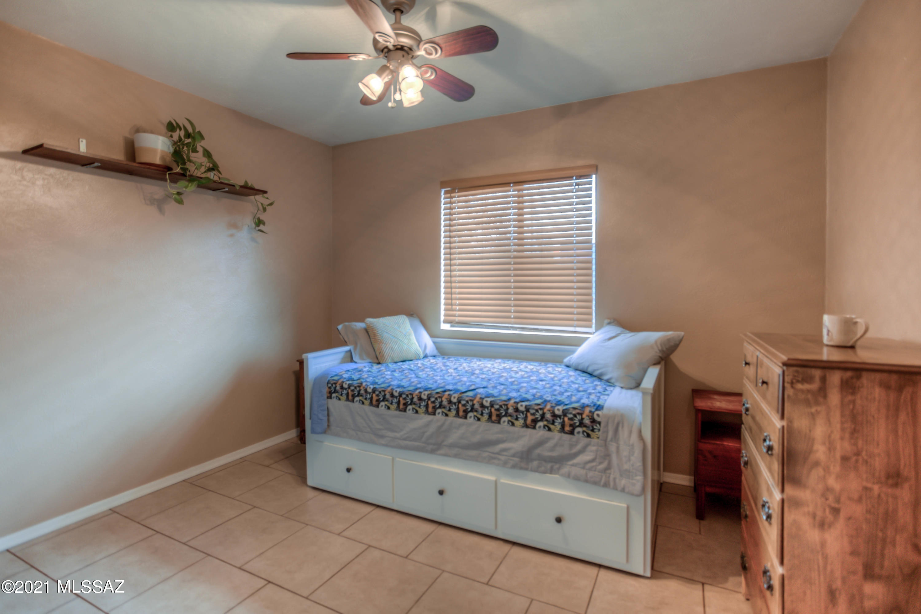Country Club Manor - Residential