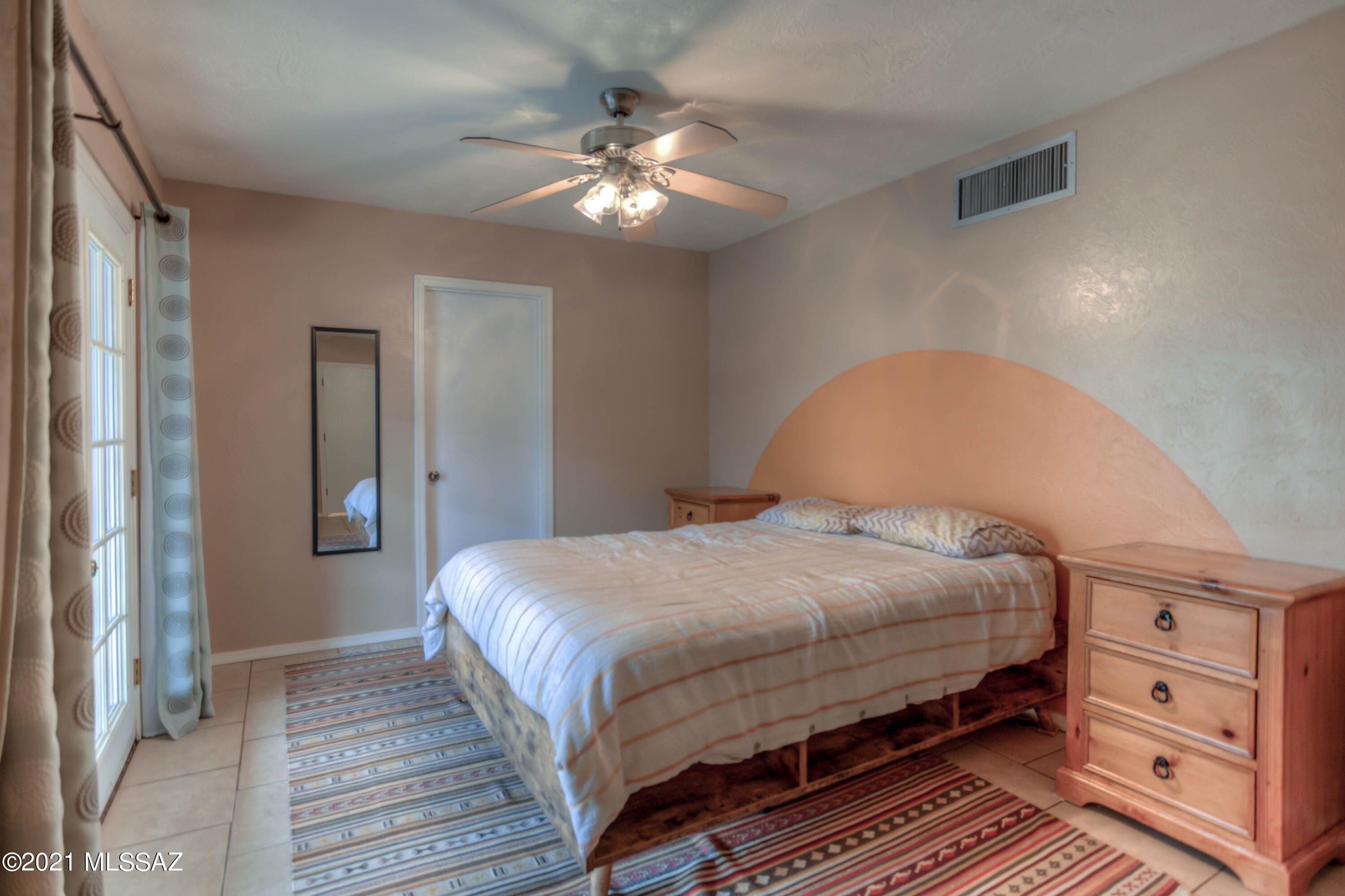 Country Club Manor - Residential